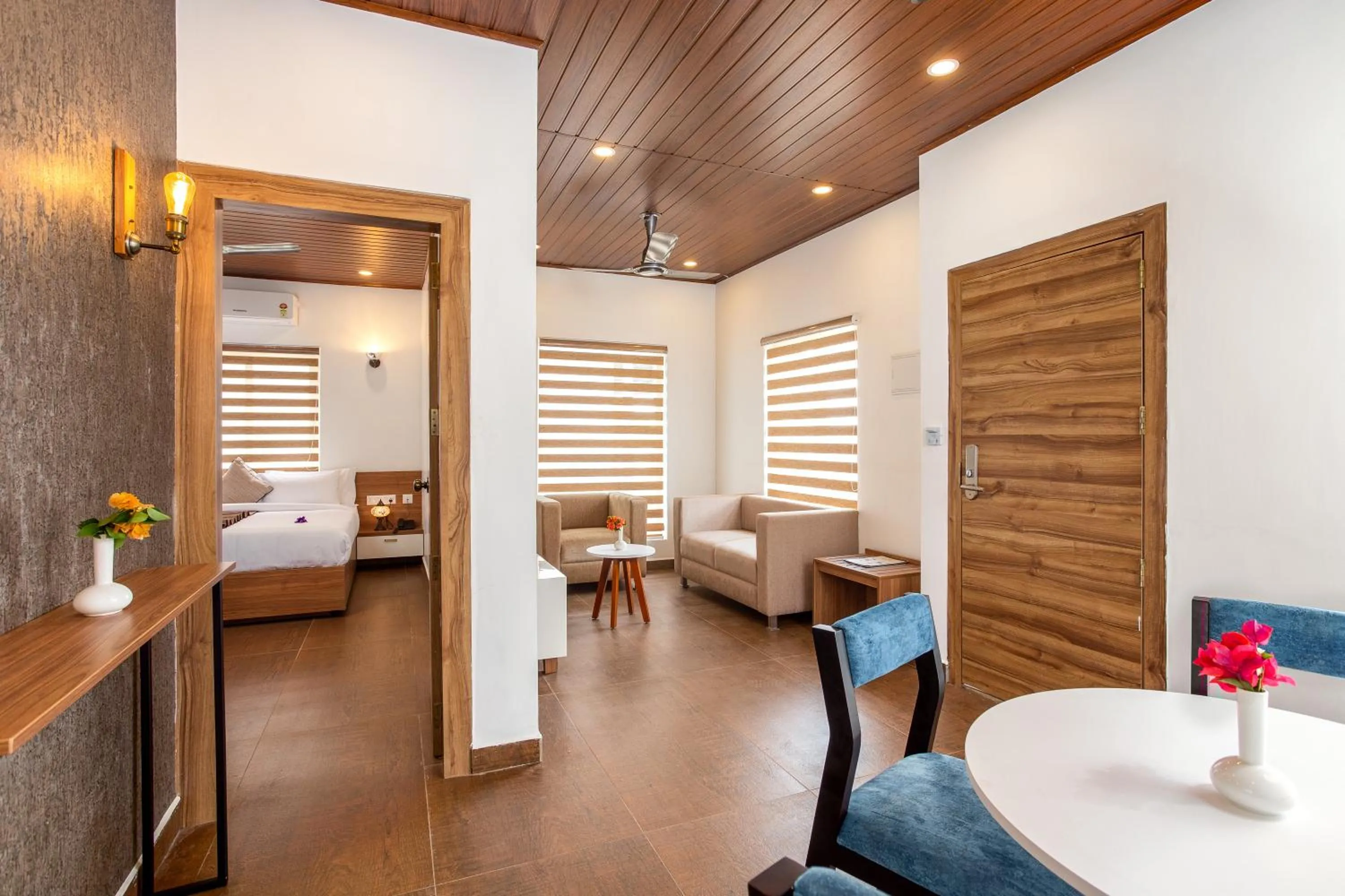 Photo of the whole room, Bed in Ramee Wolkenburg Resort & Spa, Munnar