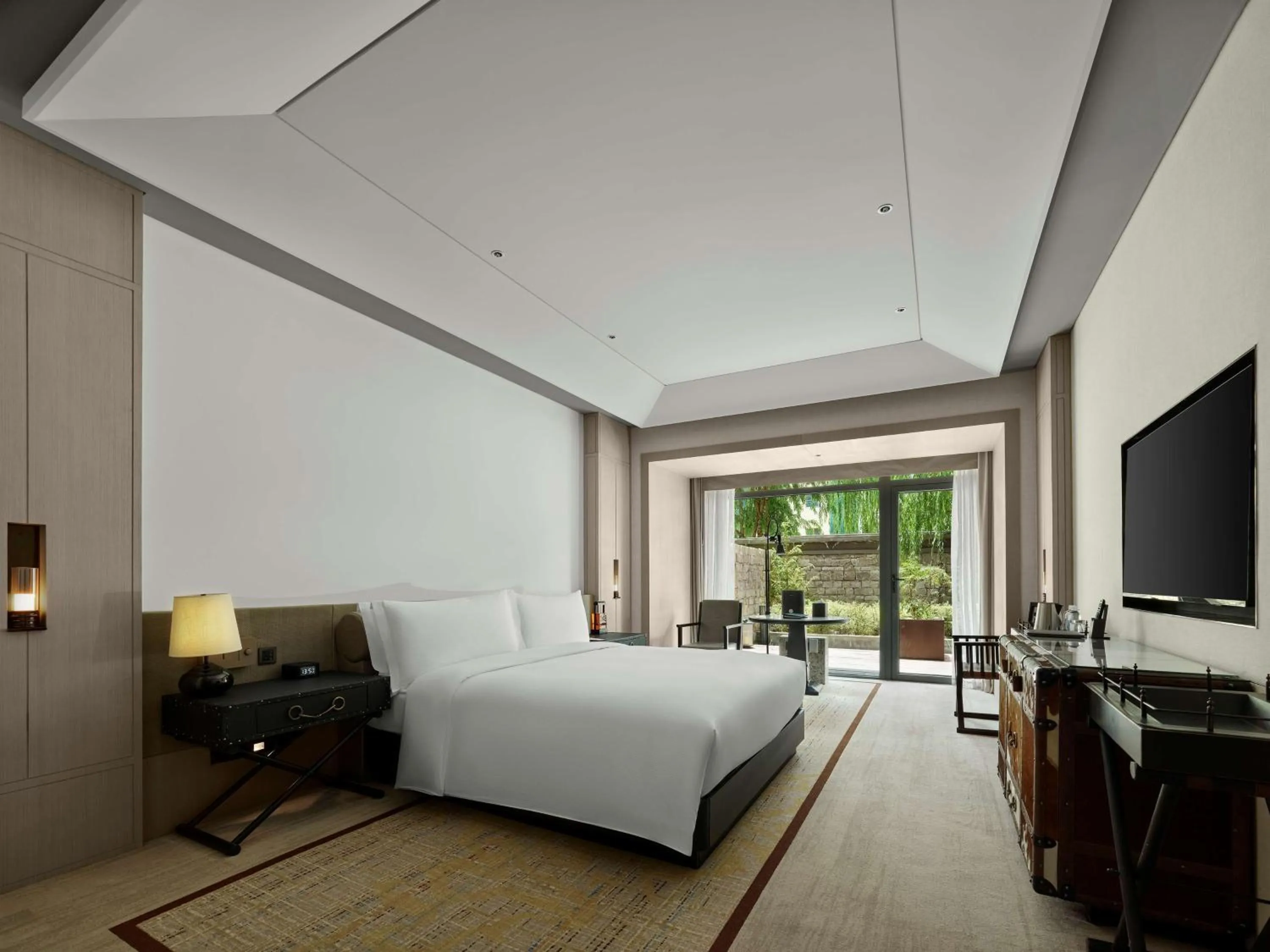 Bed in Hilton Shigatse