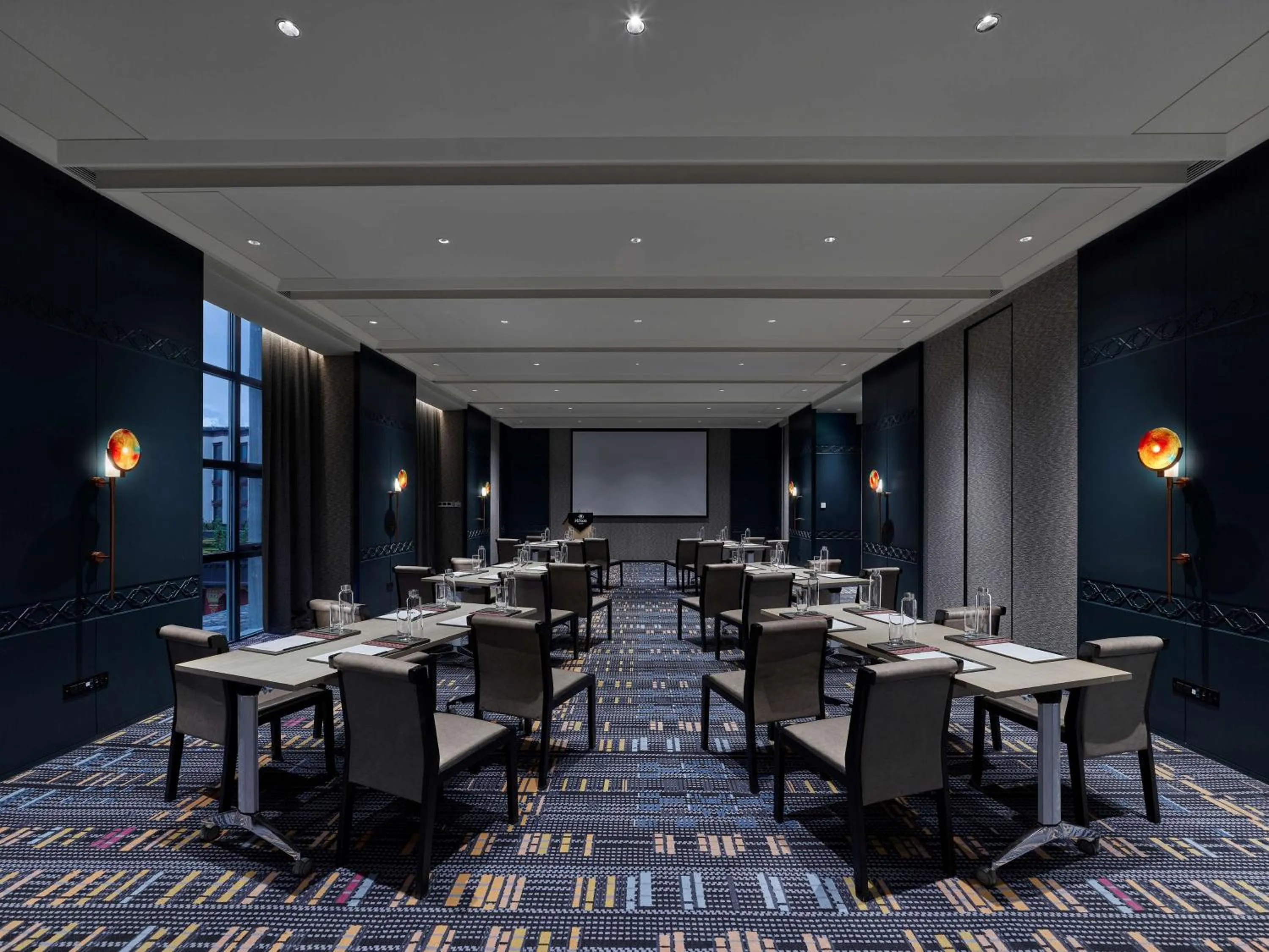Meeting/conference room in Hilton Shigatse