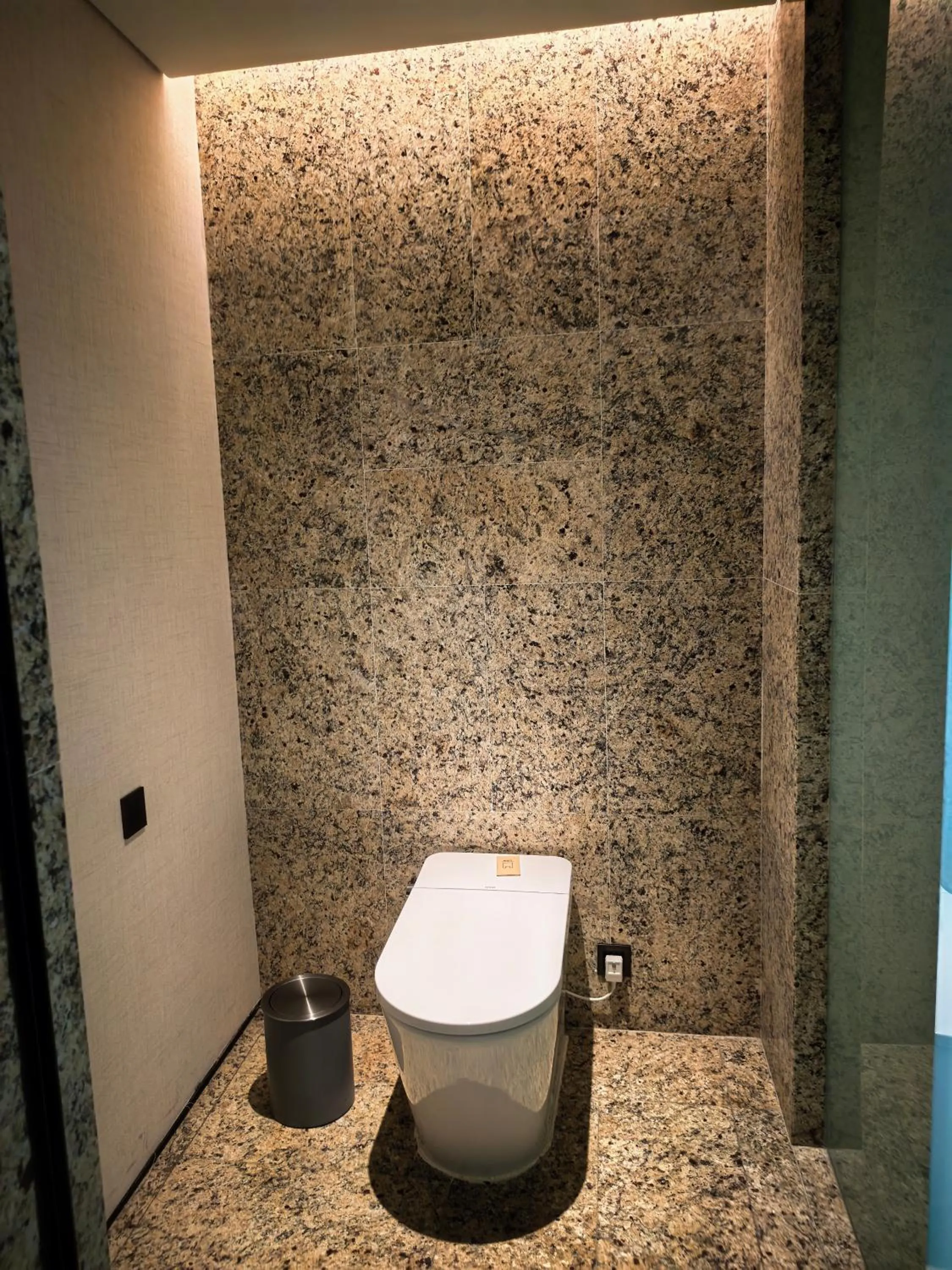 Toilet in Hilton Shigatse