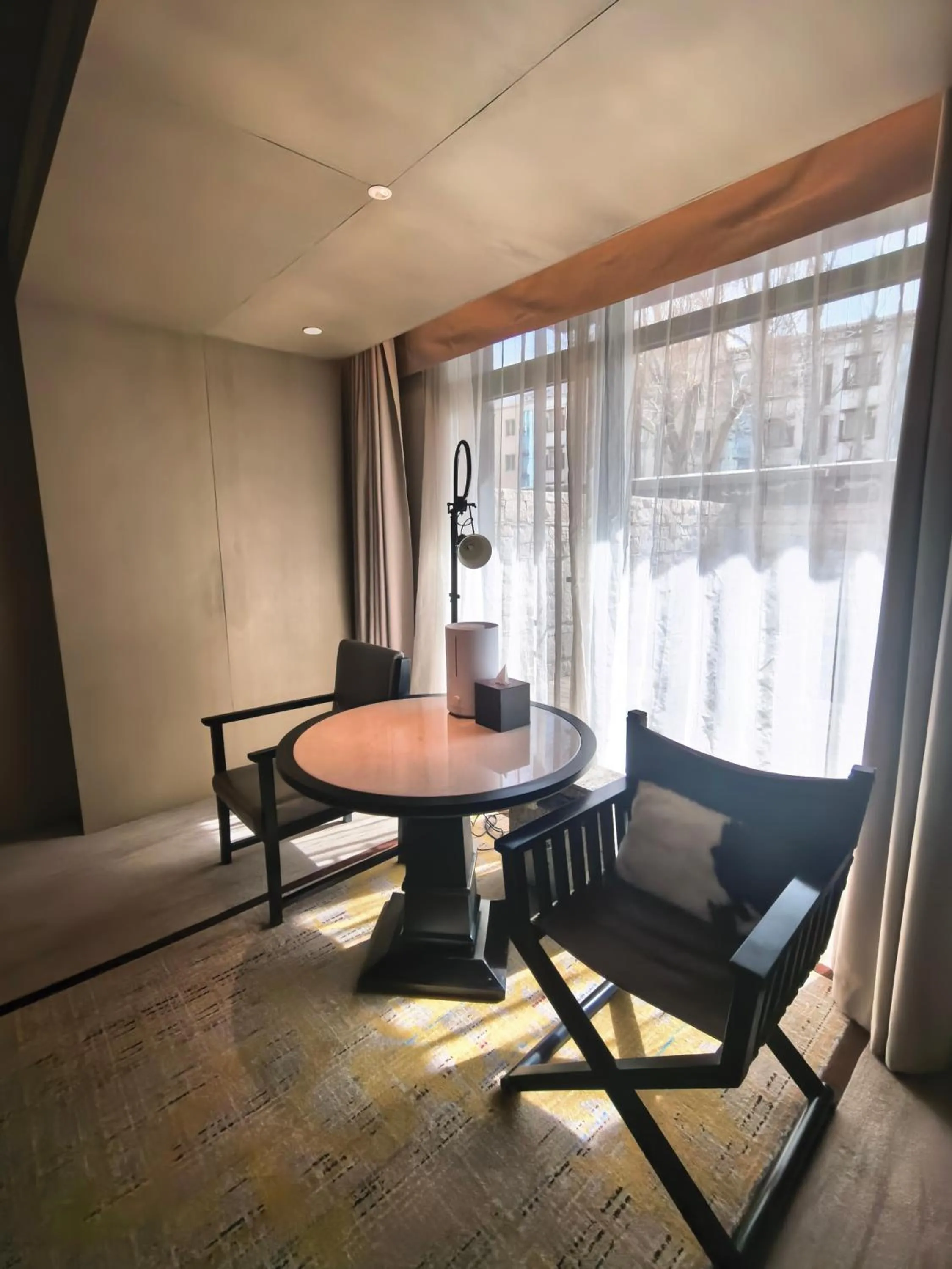 Seating area in Hilton Shigatse