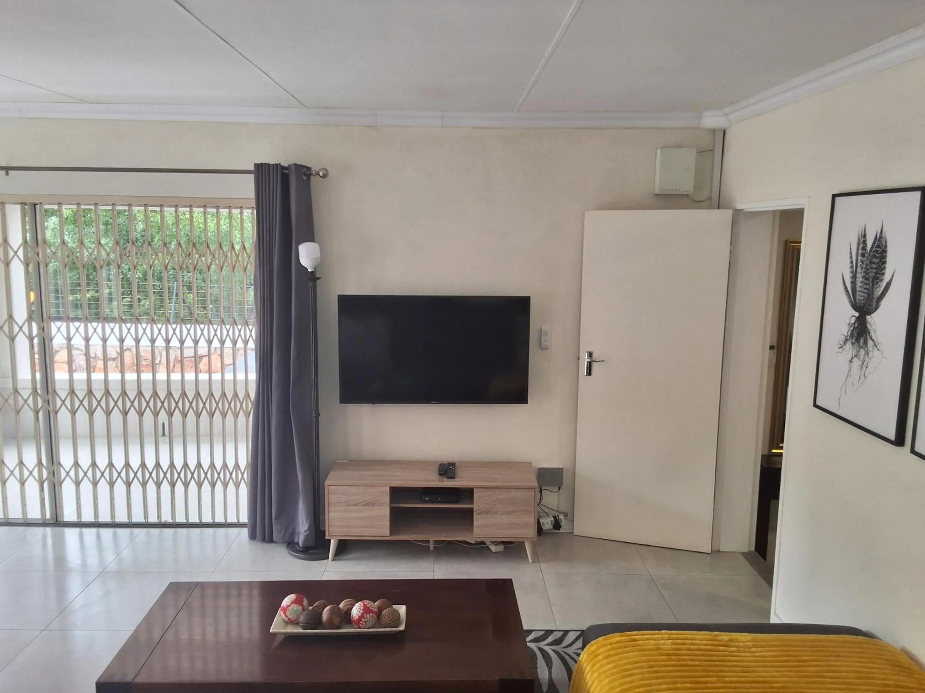 TV and multimedia in CityView, a stunning modern apartment