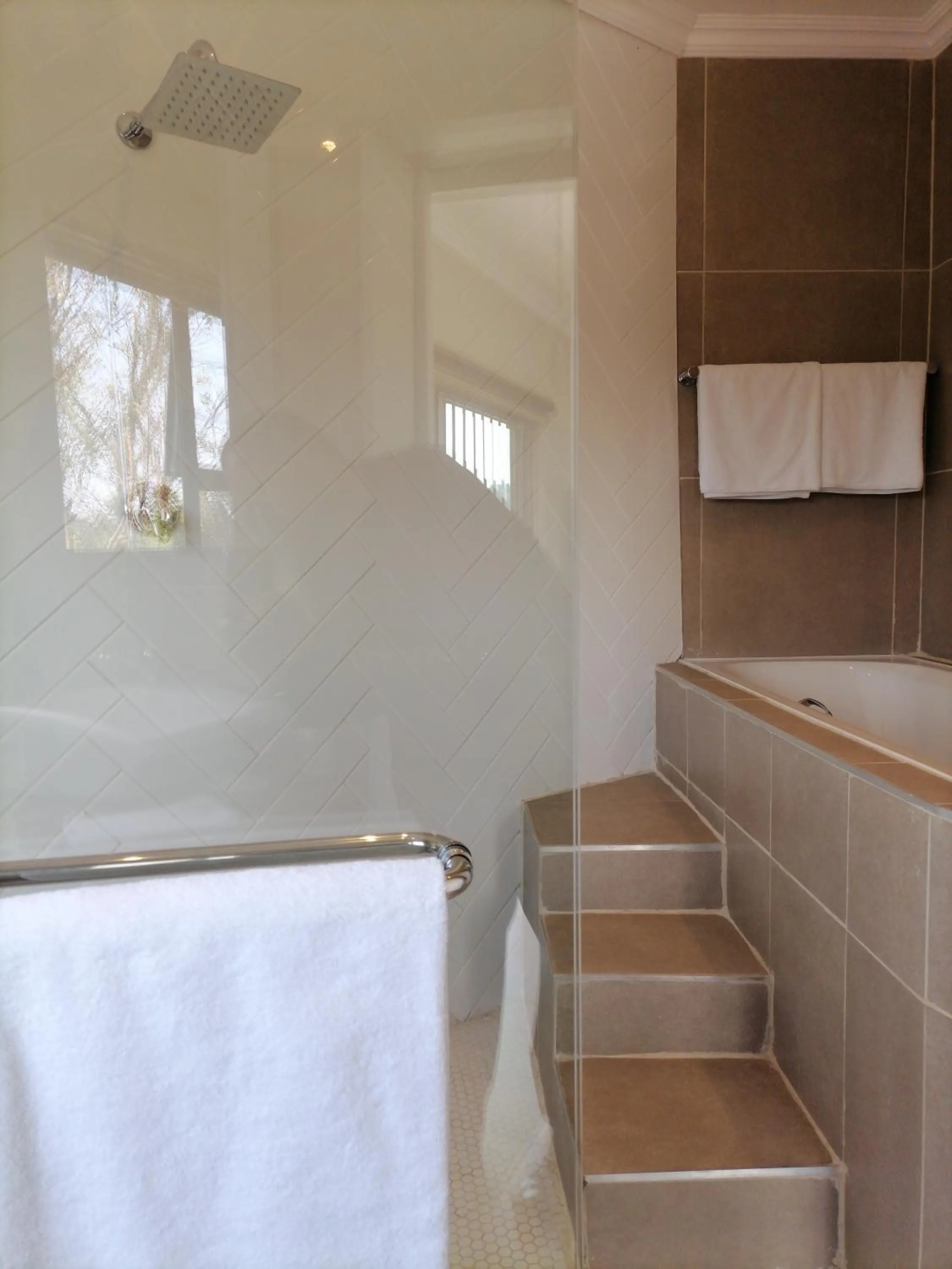 Bath in CityView, a stunning modern apartment