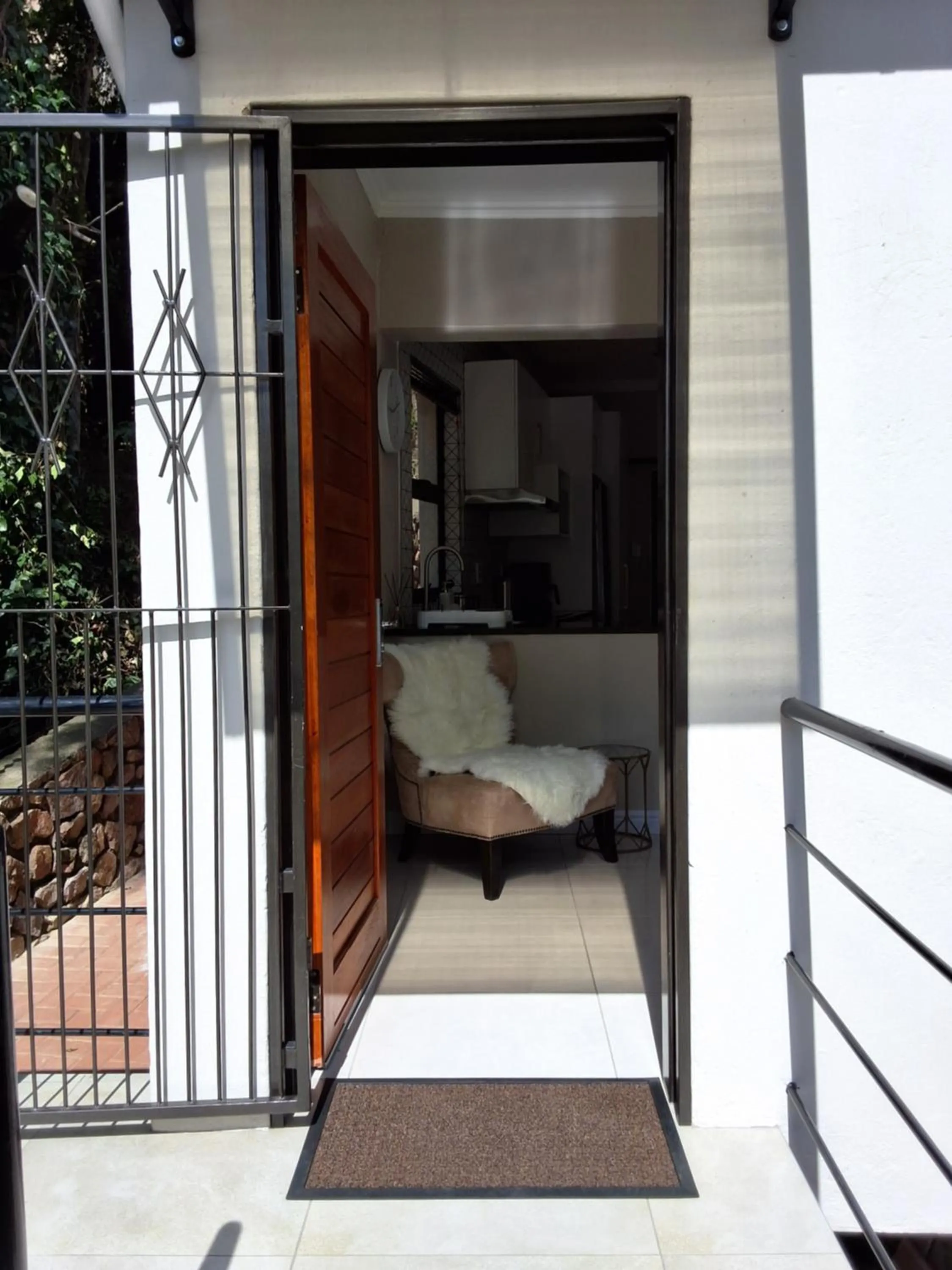 Facade/entrance, Bed in CityView, a stunning modern apartment