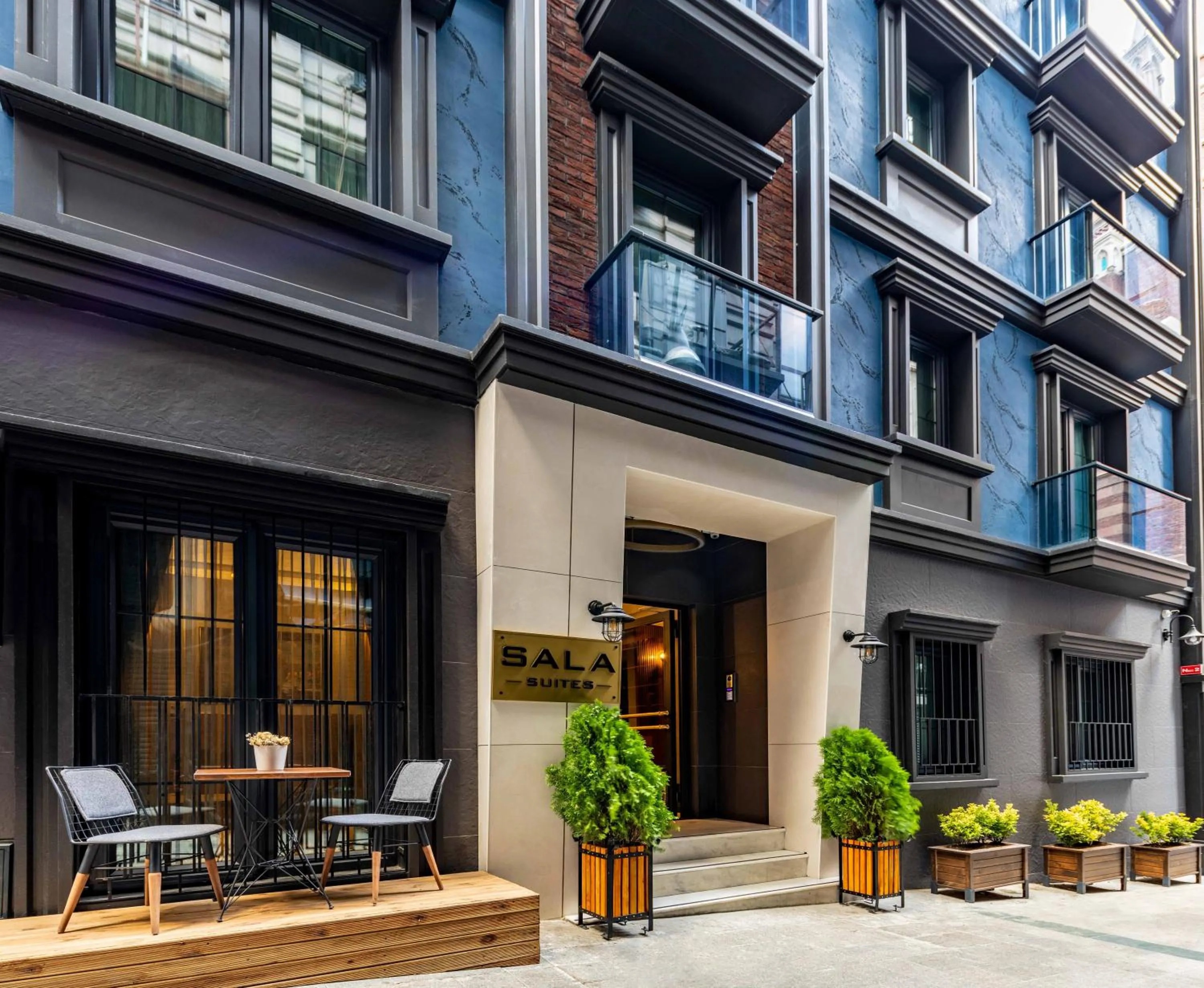 Facade/entrance in SALA SUITES