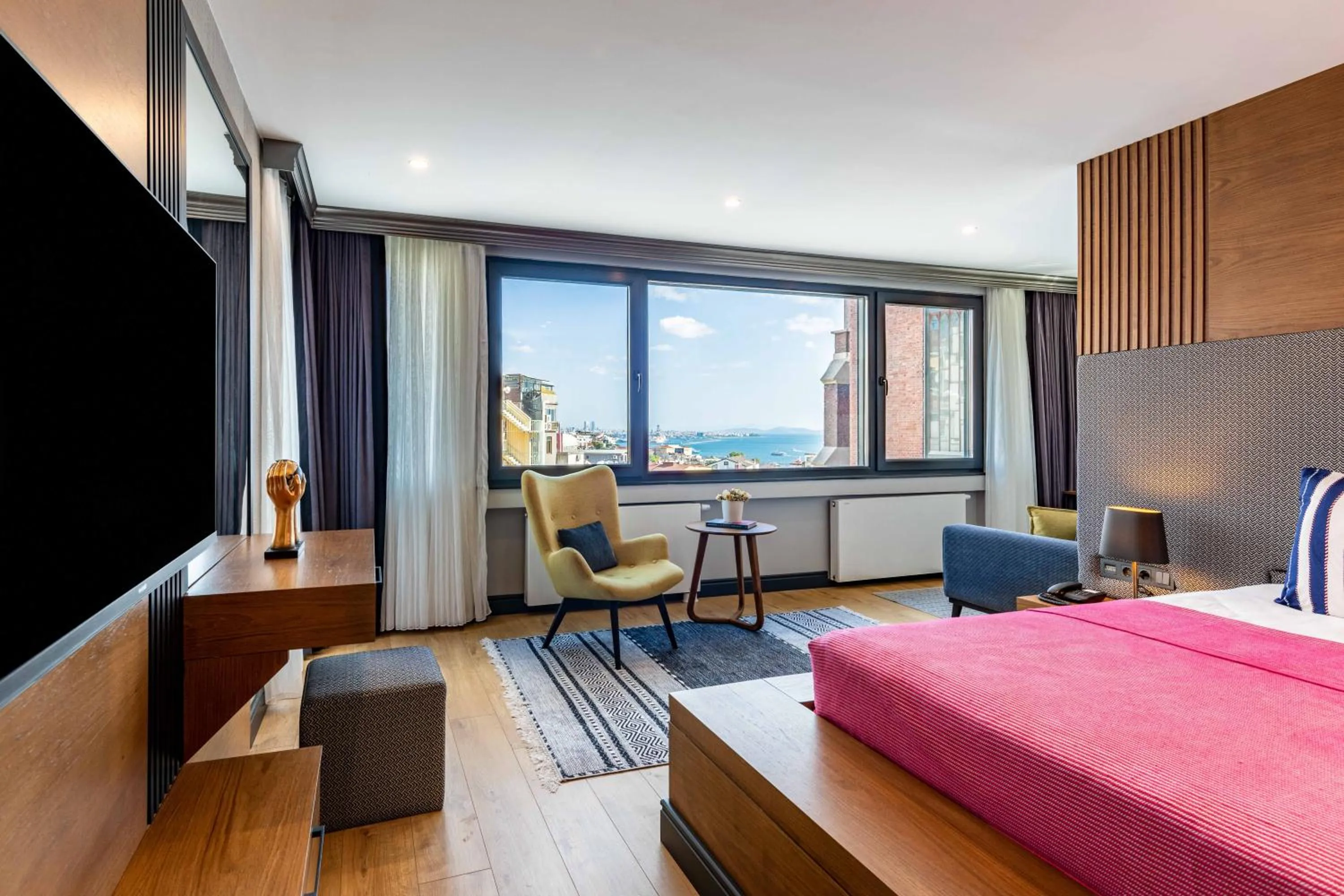 View (from property/room), Bed in SALA SUITES