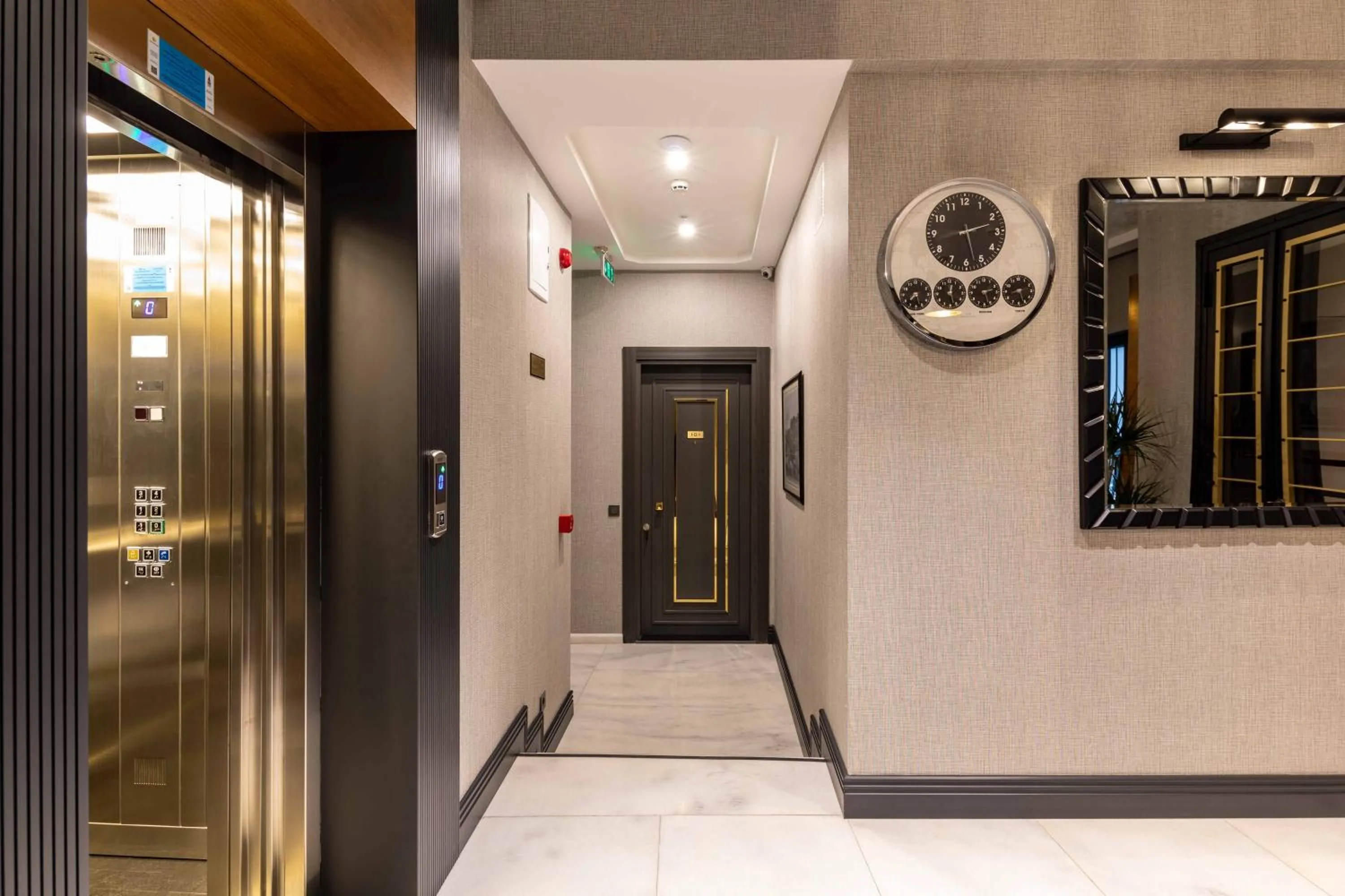 Facade/entrance in SALA SUITES