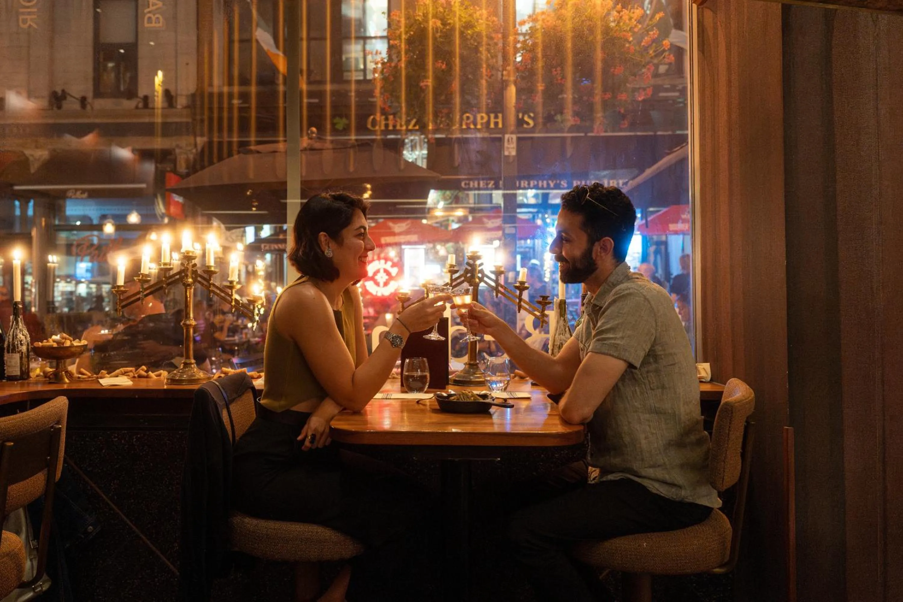 Restaurant/places to eat in Hotel Manoir Victoria