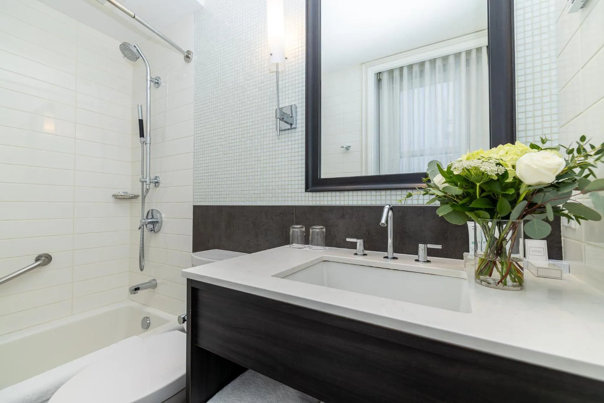 Bathroom in Hotel Manoir Victoria