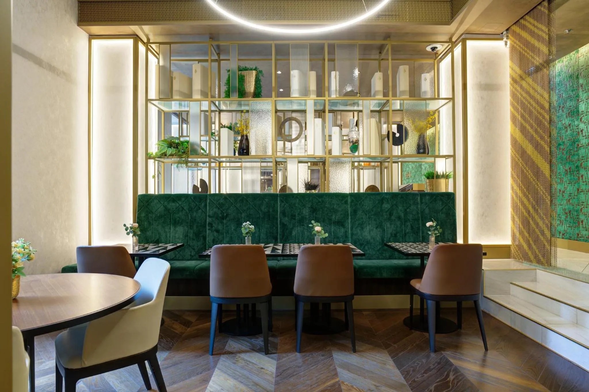 Lobby or reception in Emerald Downtown Luxury Suites by Continental Group