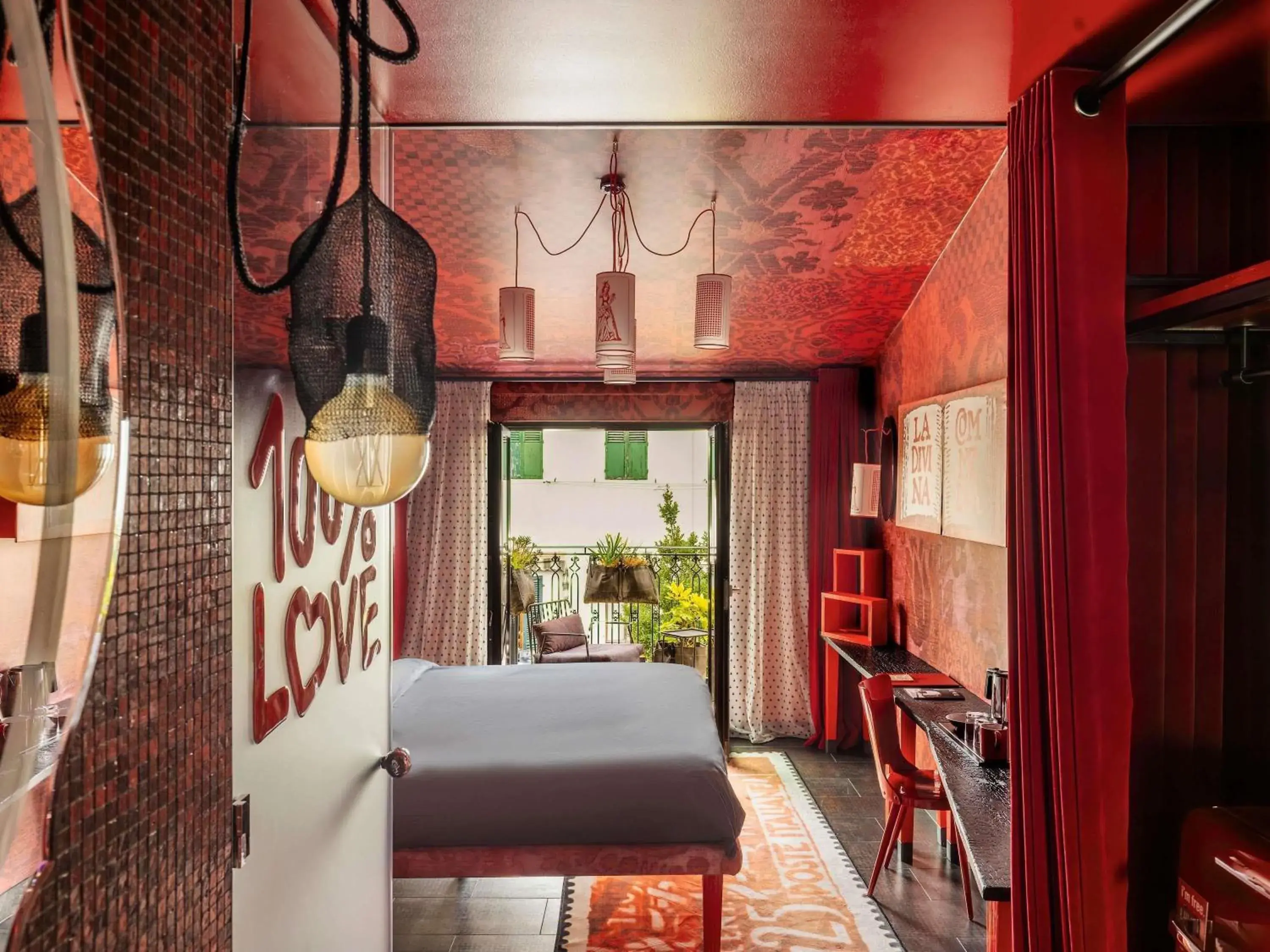 Medium Rosso with Balcony in 25hours Hotel Florence Piazza San Paolino Medium Rosso with Balcony in 25hours Hotel Florence Piazza San Paolino