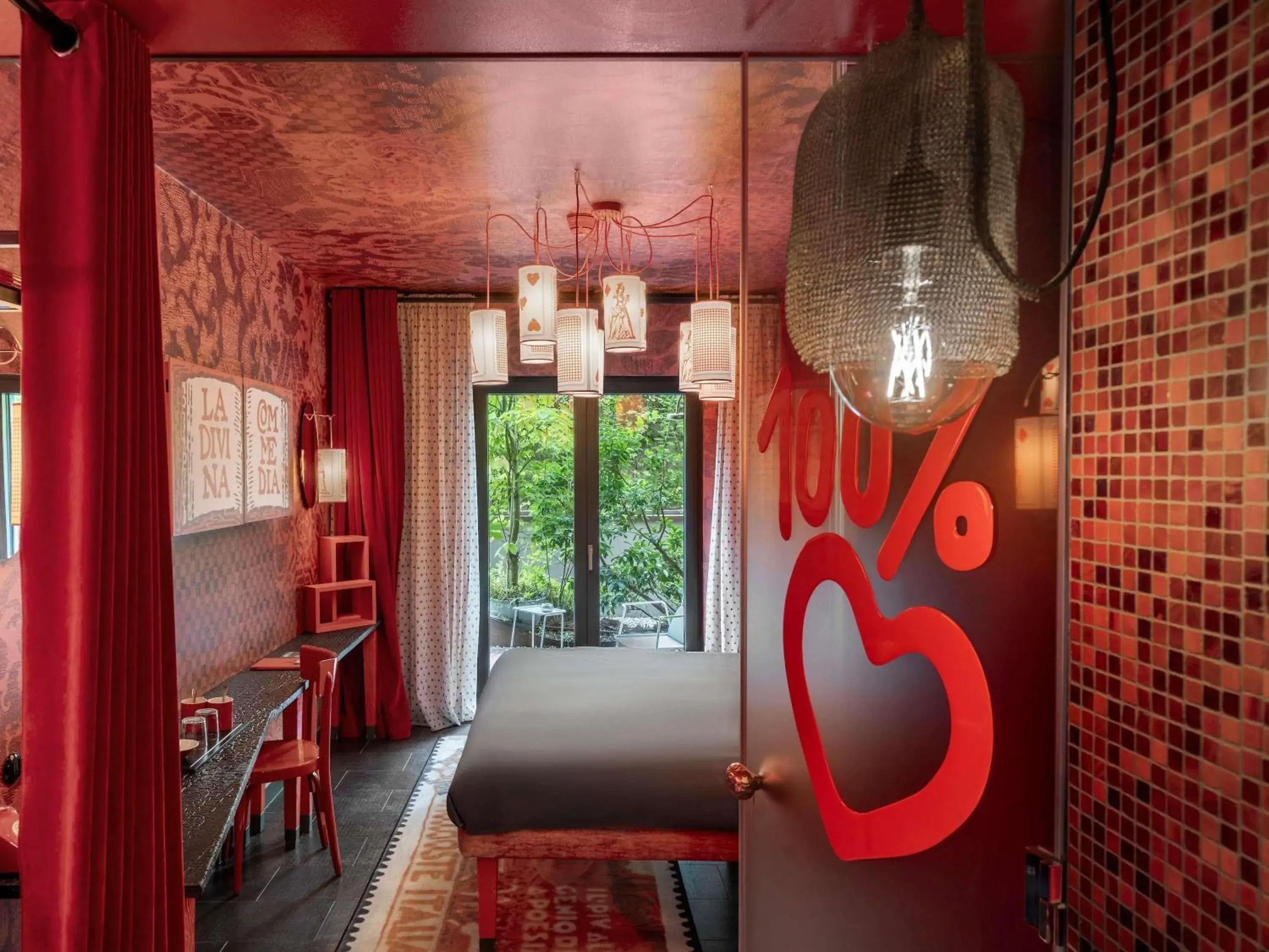 Large Rosso with Private Garden in 25hours Hotel Florence Piazza San Paolino Large Rosso with Private Garden in 25hours Hotel Florence Piazza San Paolino