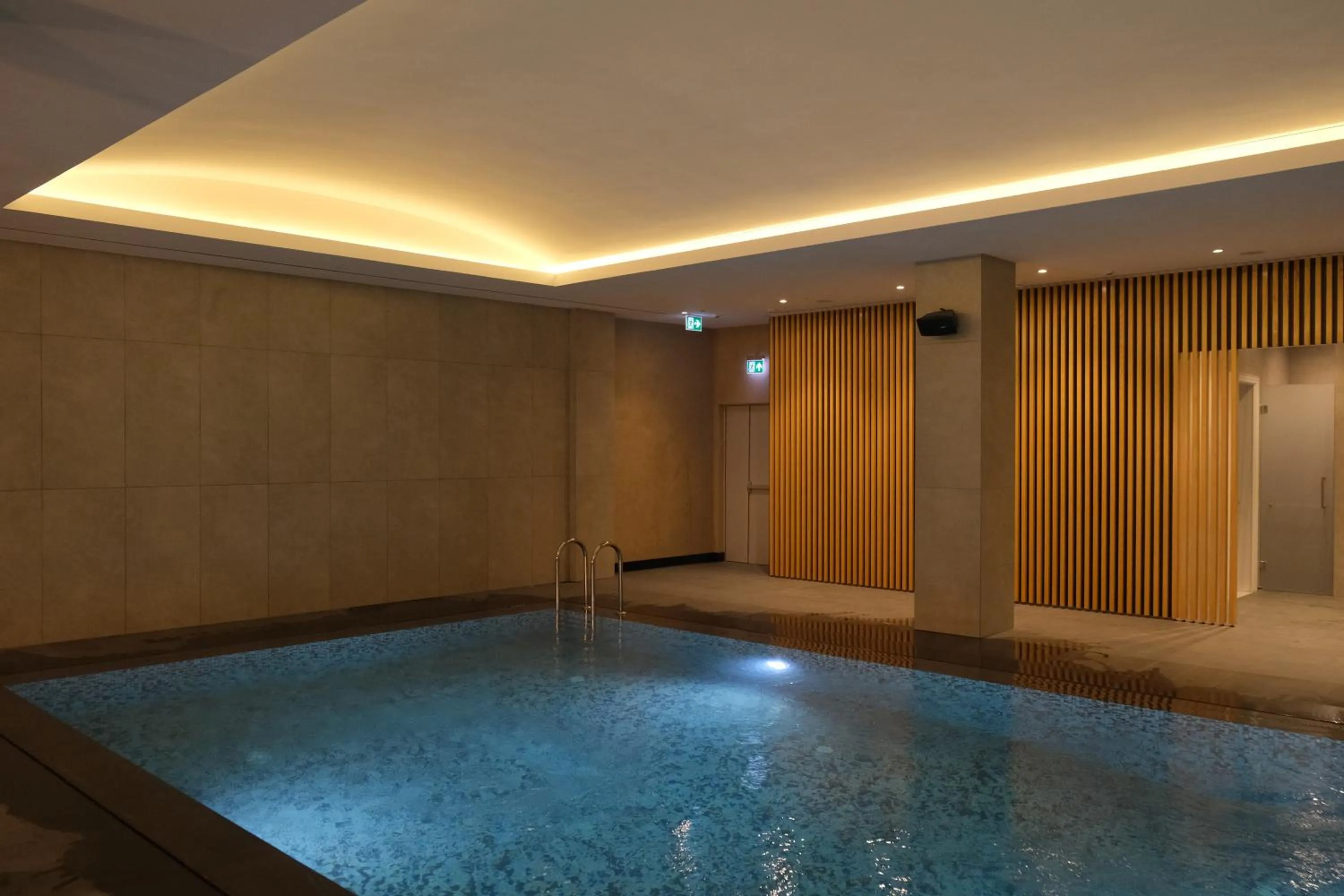 Swimming pool in Novotel Bishkek City Center