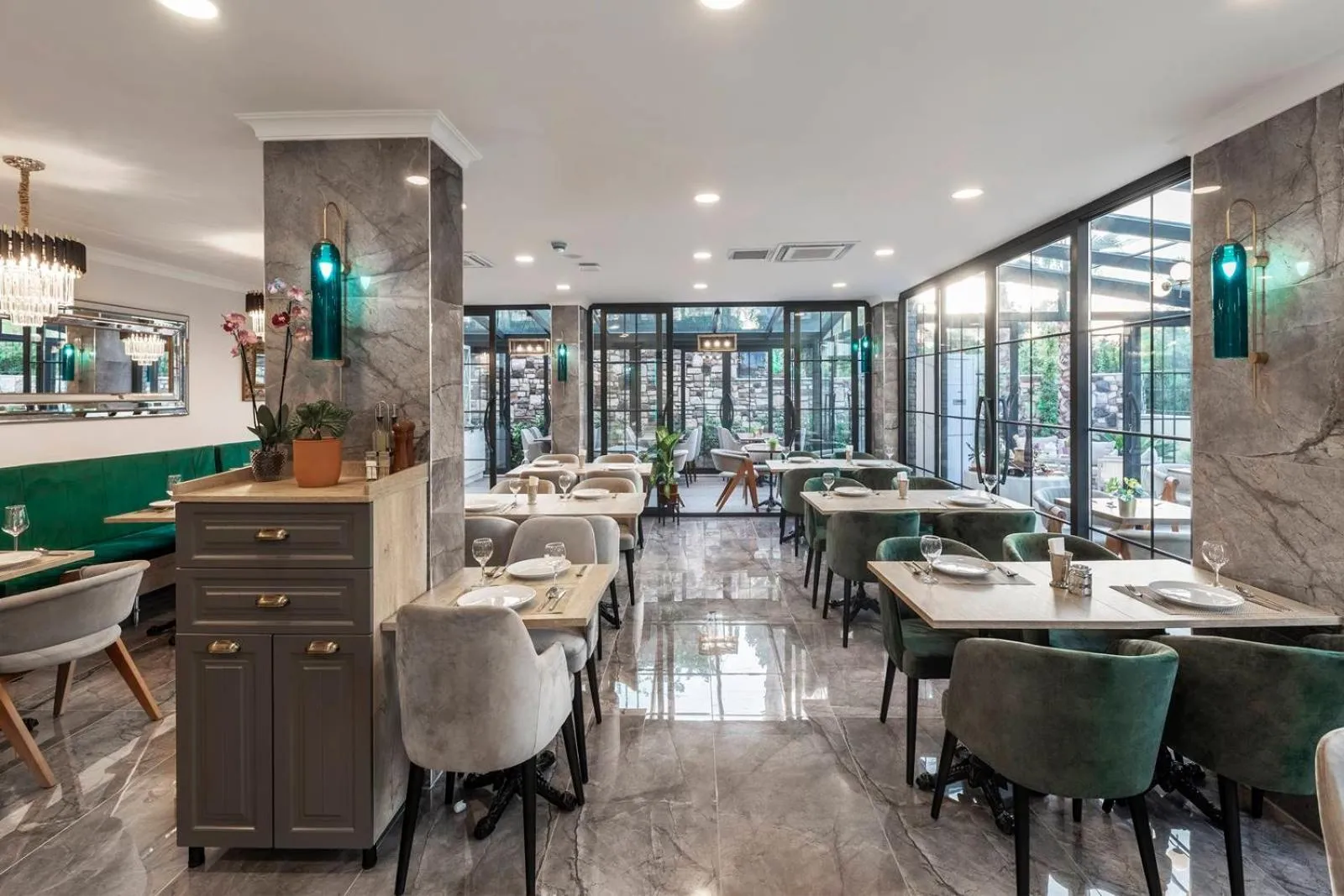 Restaurant/places to eat in LAGUN CASTLE HOTEL&SPA