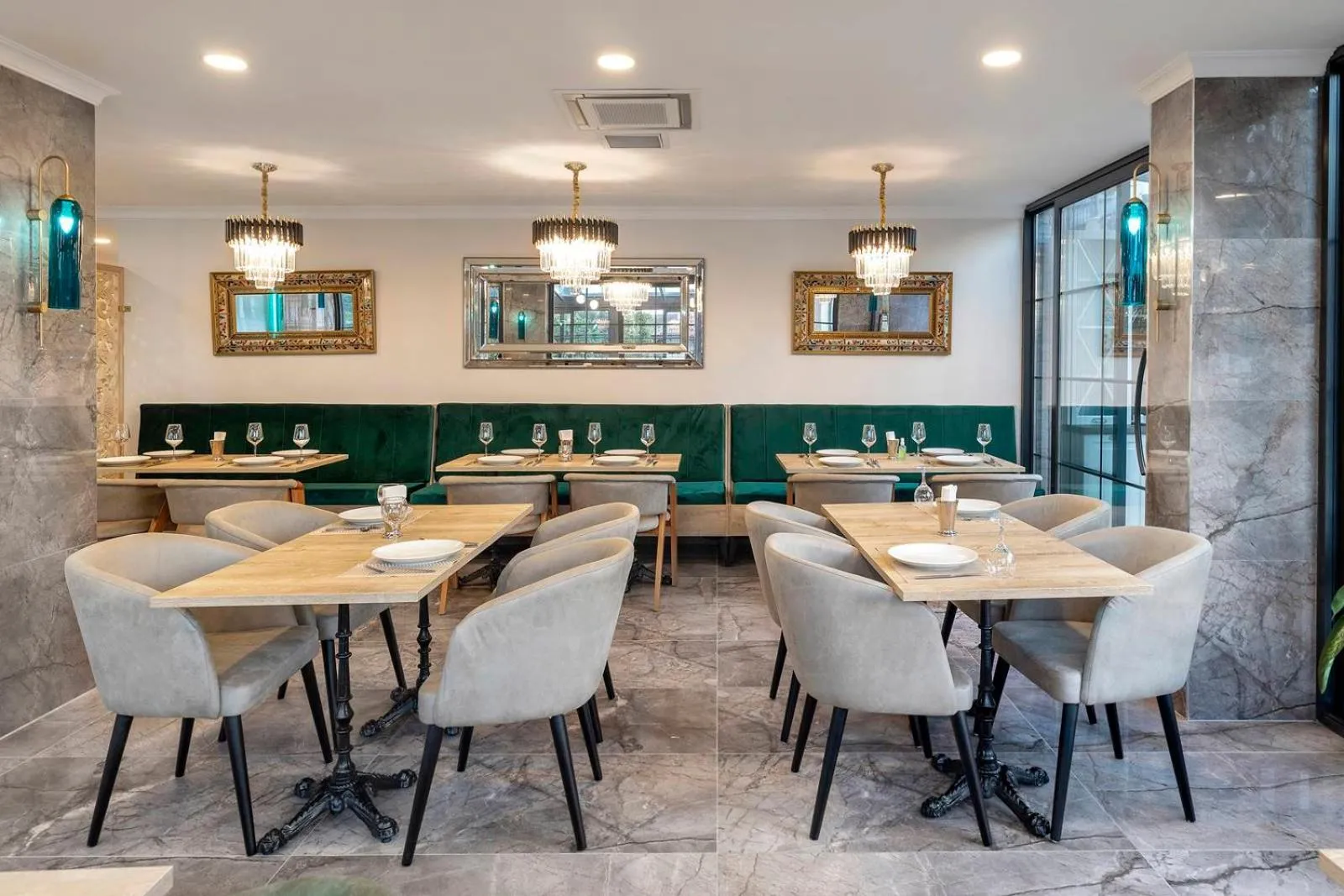 Restaurant/places to eat in LAGUN CASTLE HOTEL&SPA