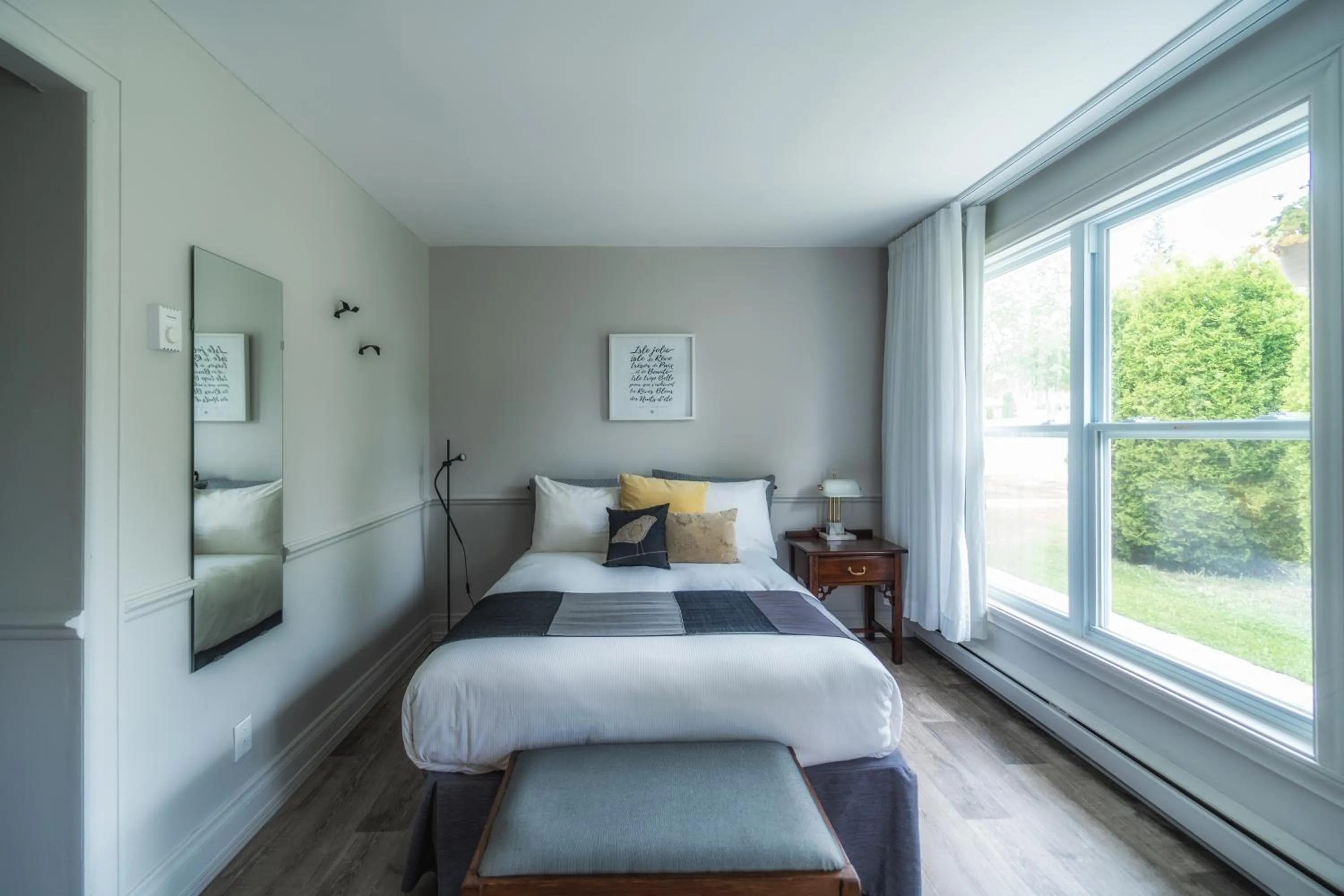 hair dresser, Bed in Hotel Cap-aux-Pierres