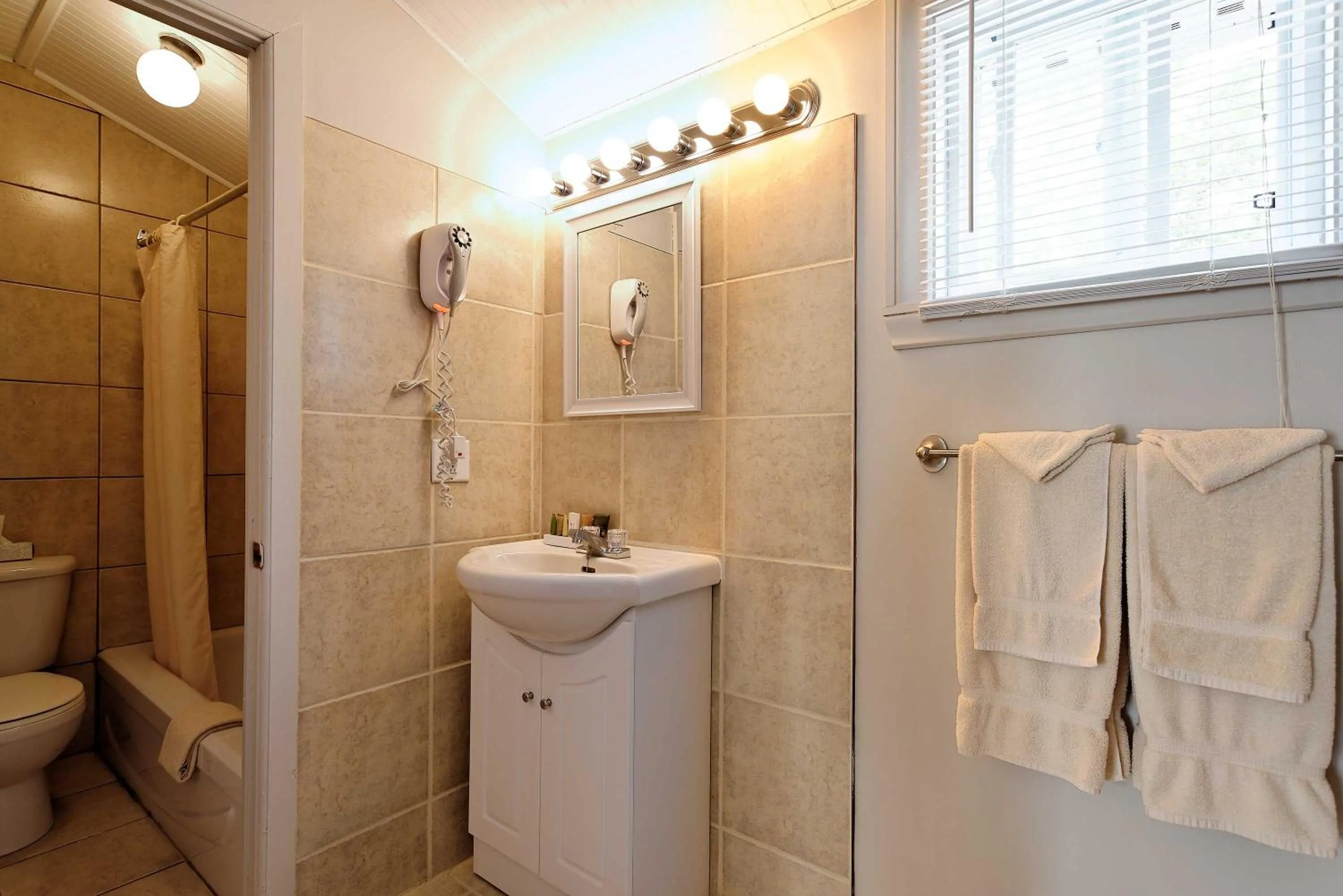 Bathroom in Hotel Cap-aux-Pierres