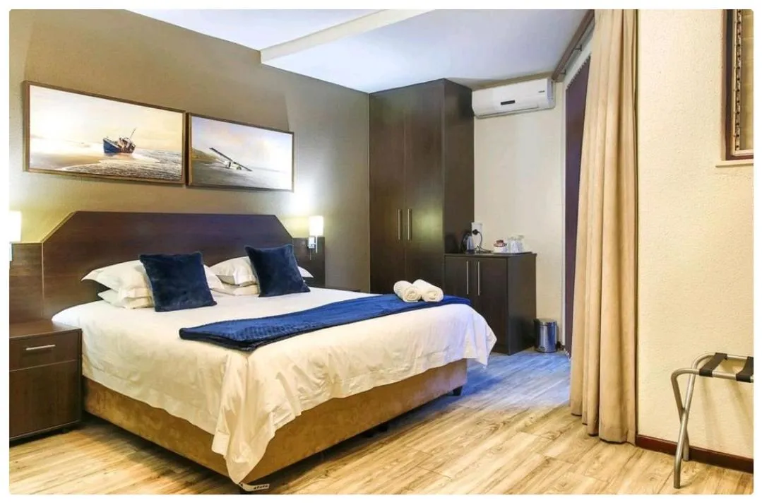 Bed in Beachwood Inn Melkbosstrand