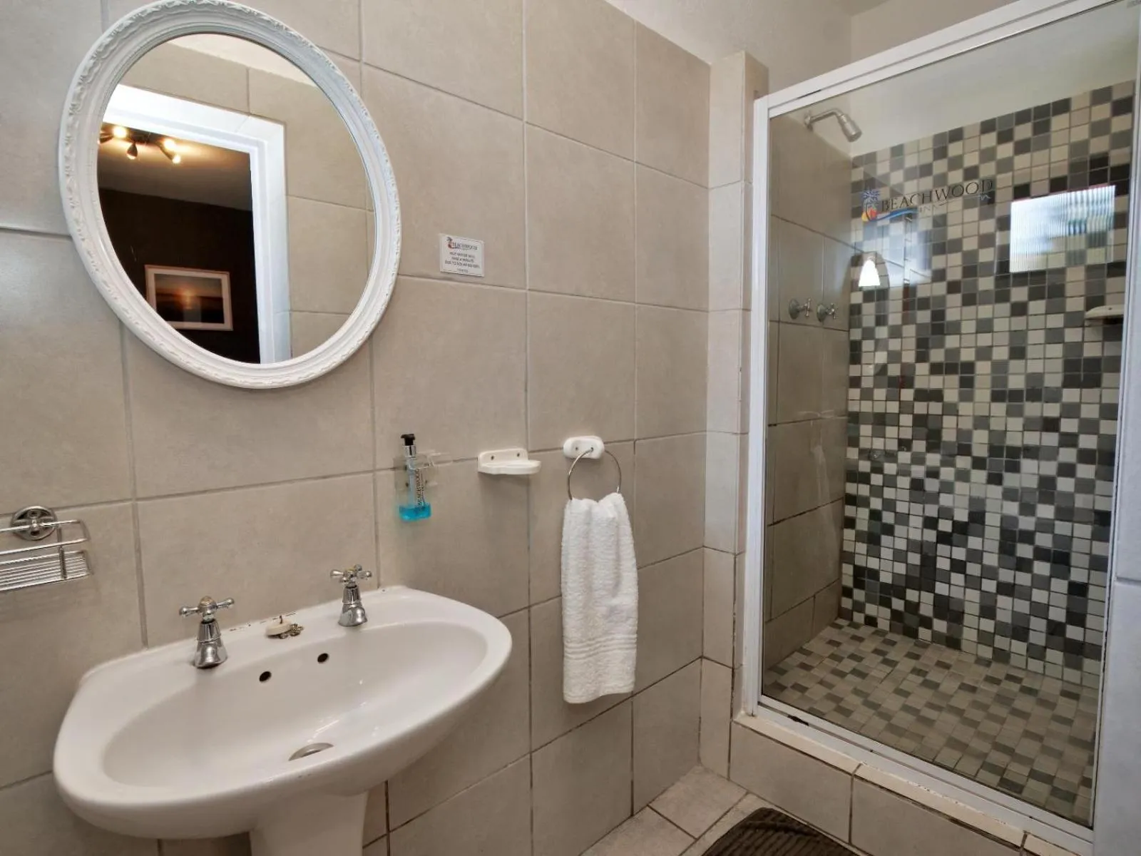 Bathroom in Beachwood Inn Melkbosstrand