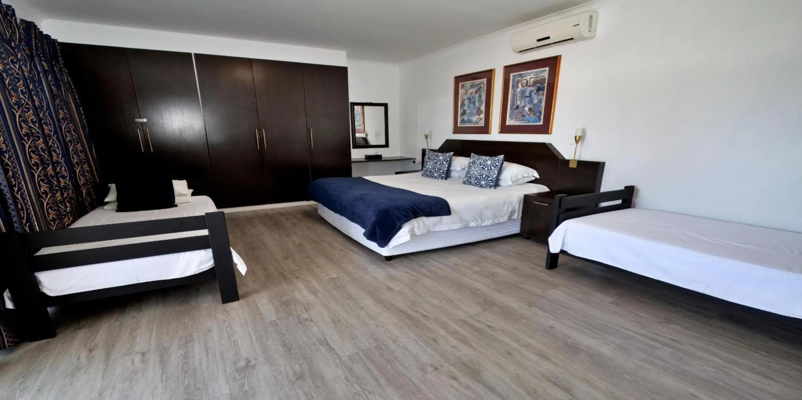 Bed in Beachwood Inn Melkbosstrand