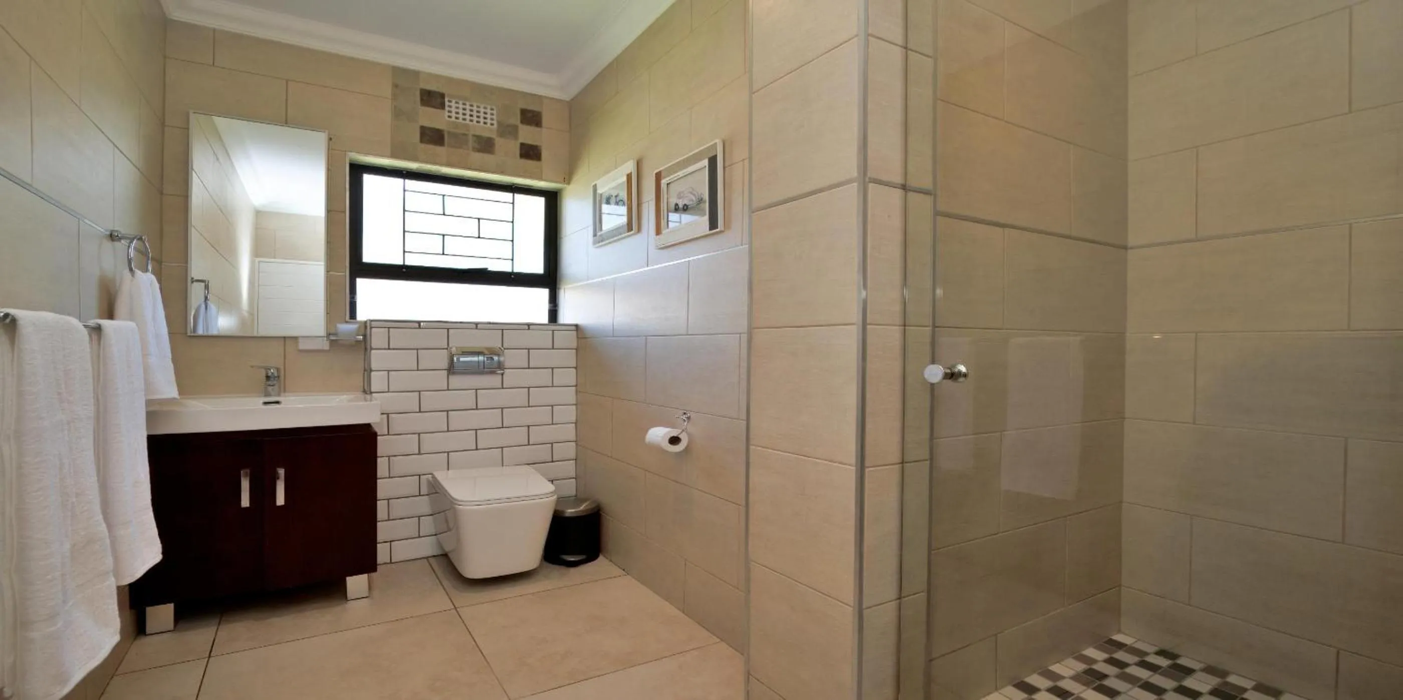 Bathroom in Beachwood Inn Melkbosstrand