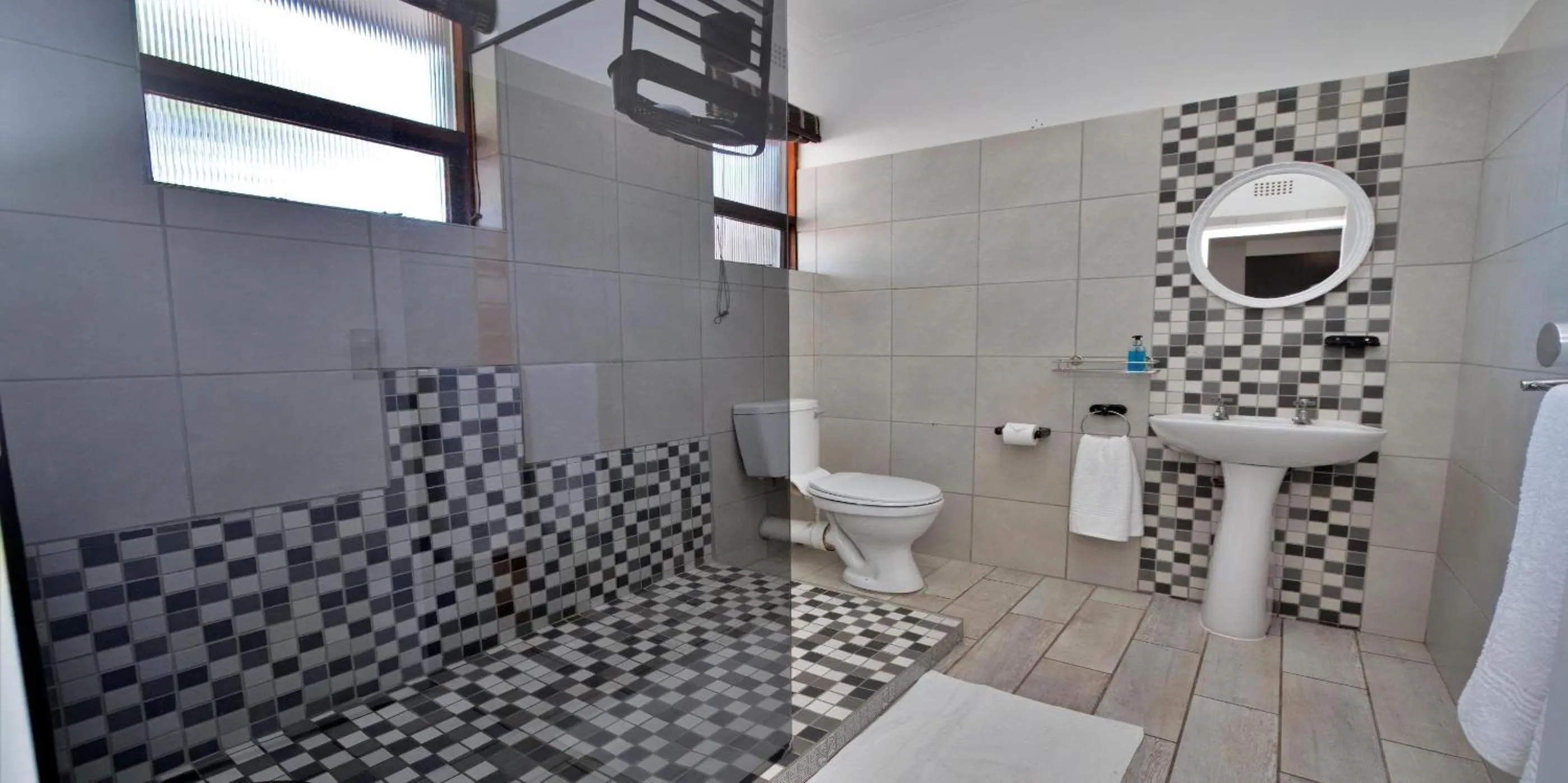 Bathroom in Beachwood Inn Melkbosstrand