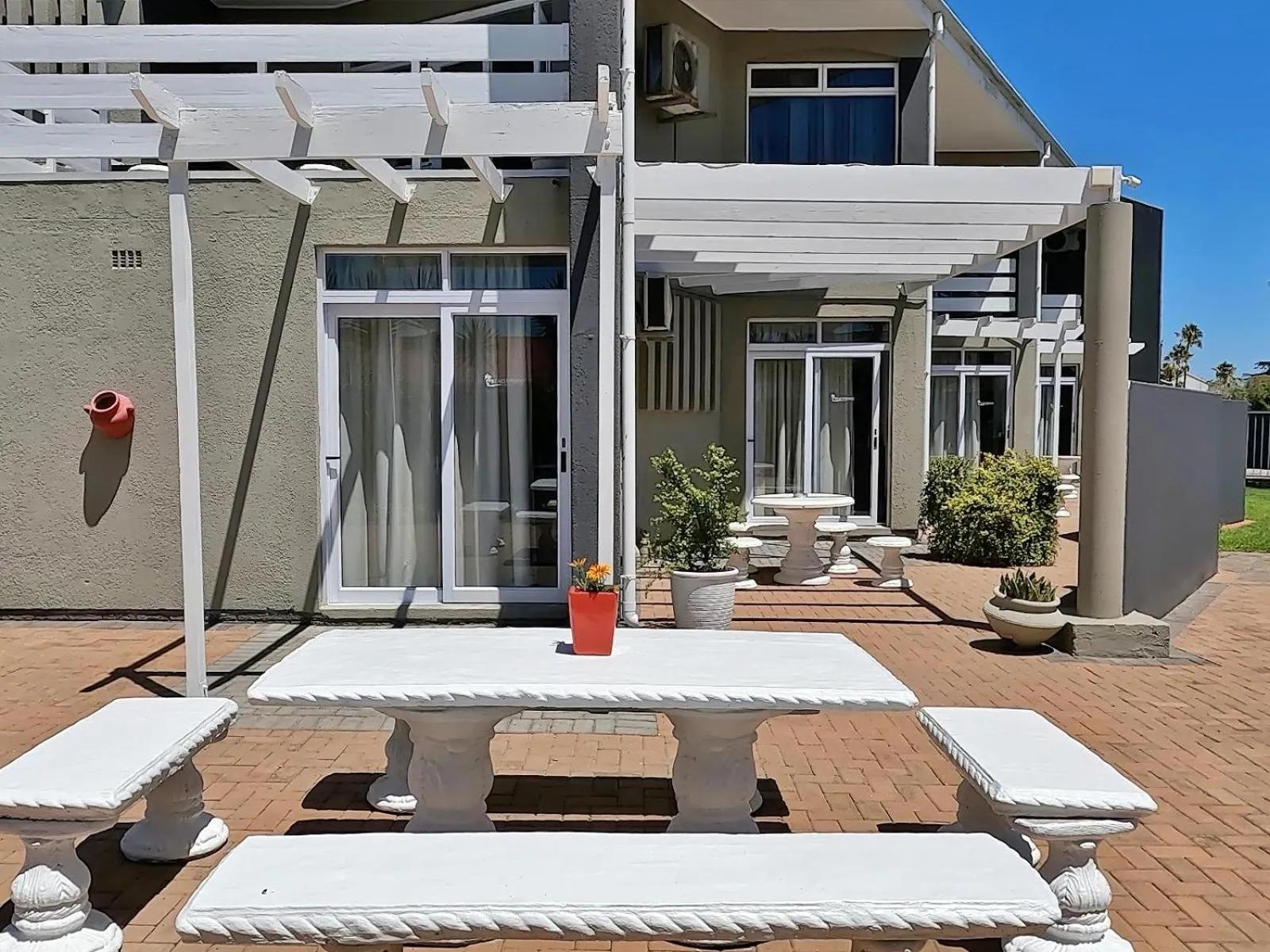 Property building in Beachwood Inn Melkbosstrand