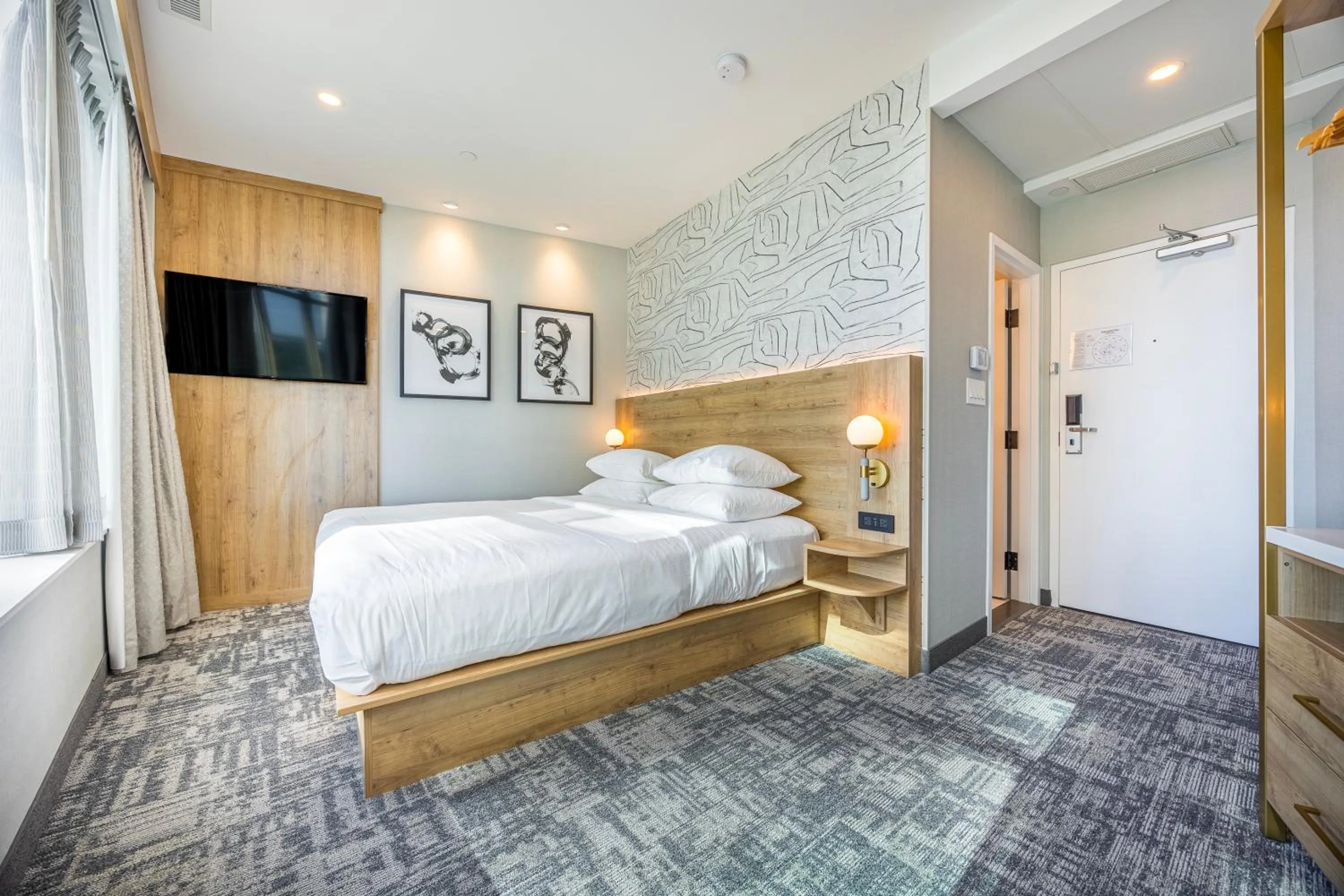 Bed in Tower Hotel at Fallsview