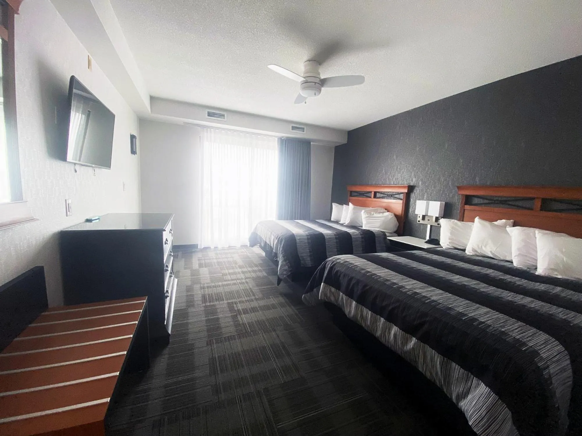 TV and multimedia, Bed in Americana Waterpark Resort & Spa