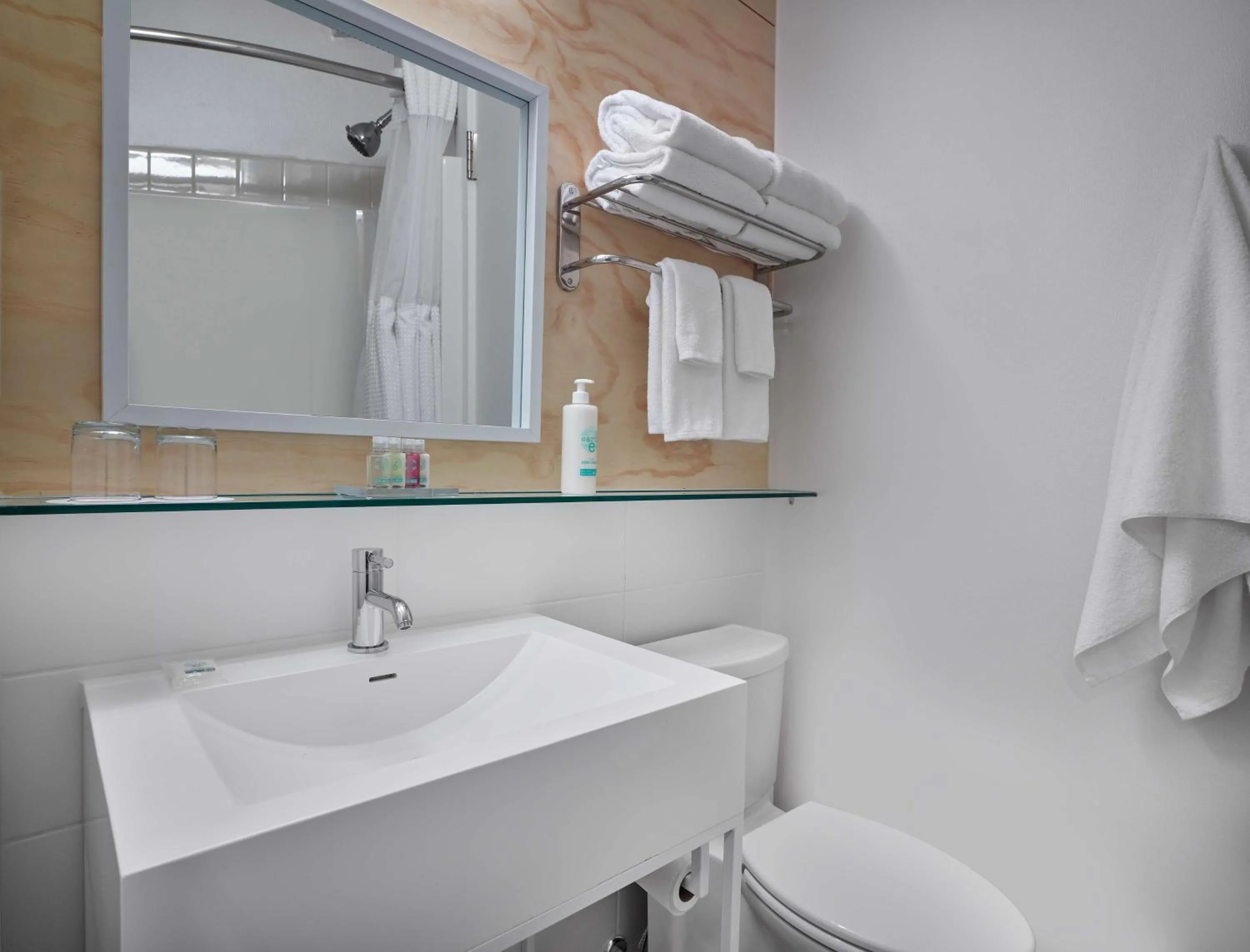 Bathroom in Coast Canmore Hotel & Conference Centre