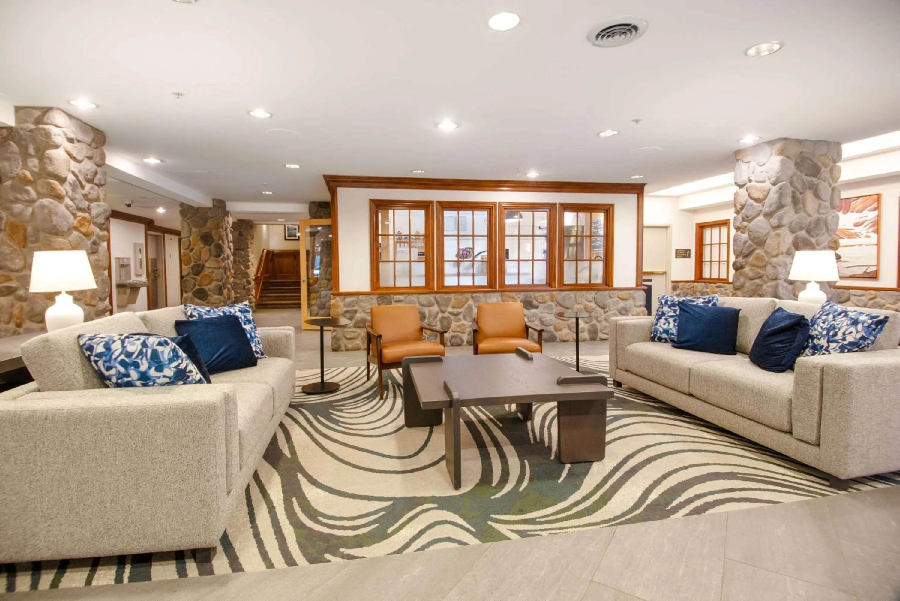 Golfcourse in Coast Canmore Hotel & Conference Centre