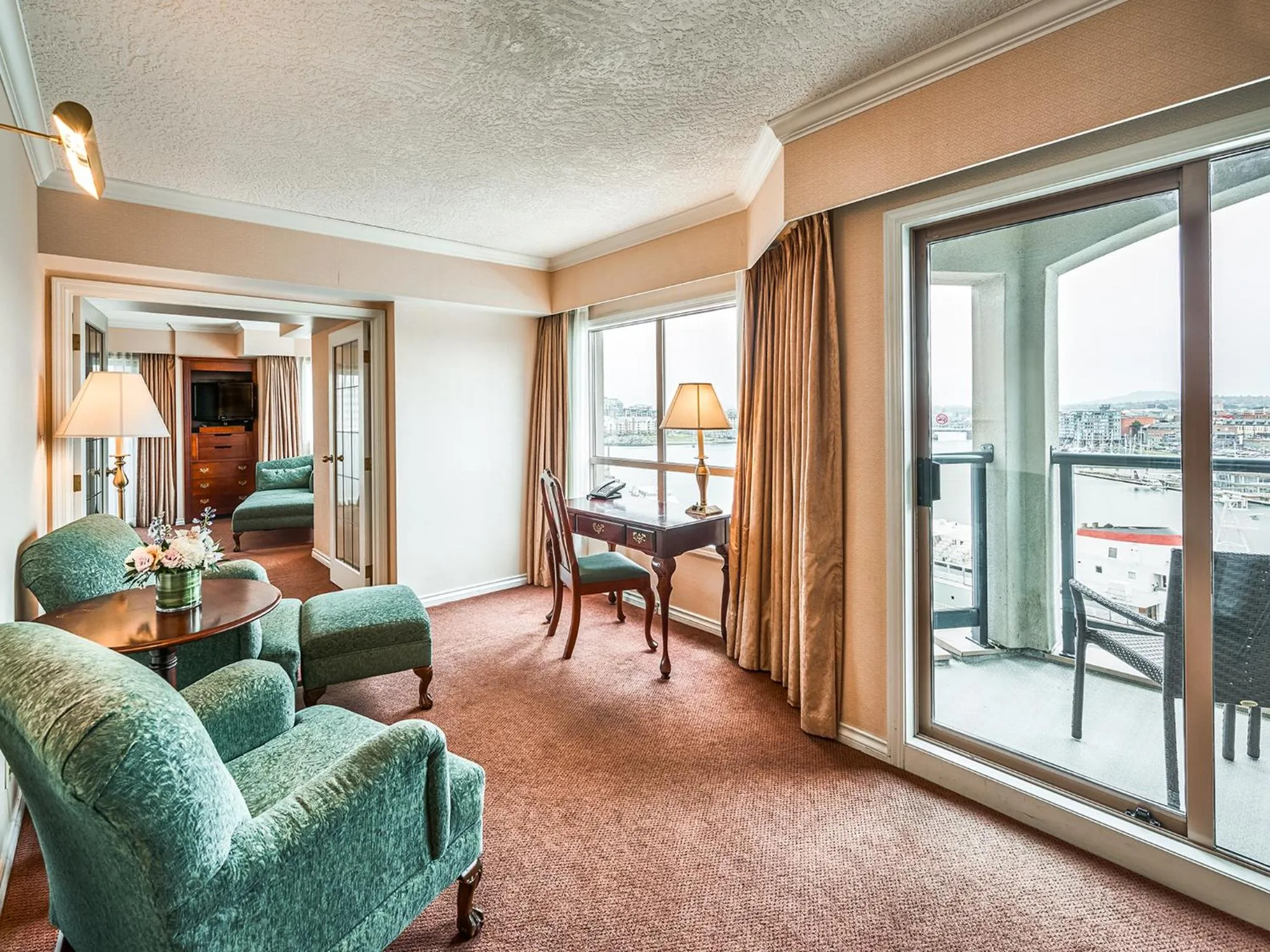 Living room in Hotel Grand Pacific