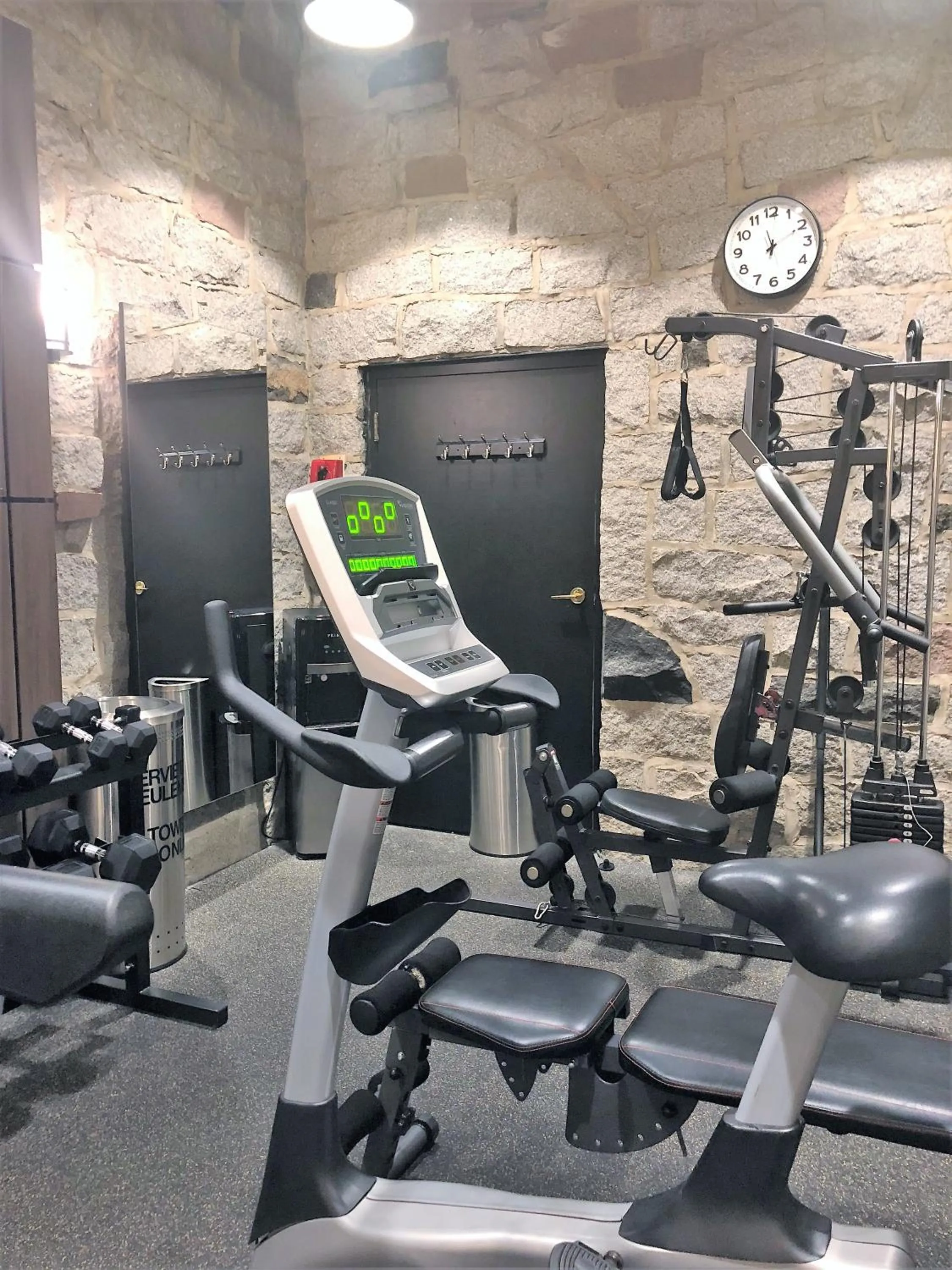 Fitness centre/facilities in Best Western Hotel Universel Drummondville