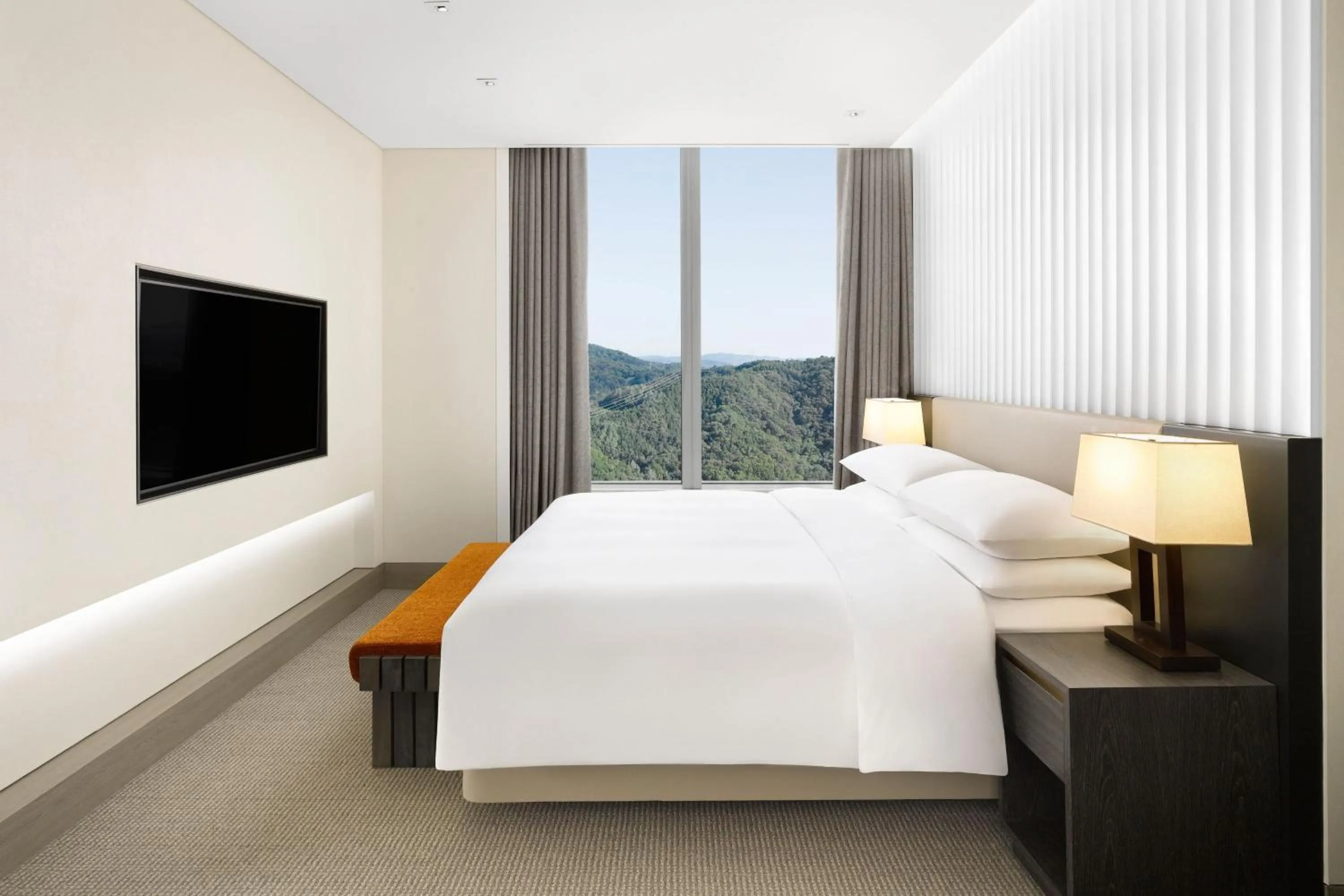 Bedroom, Bed in Hotel Onoma Daejeon, Autograph Collection