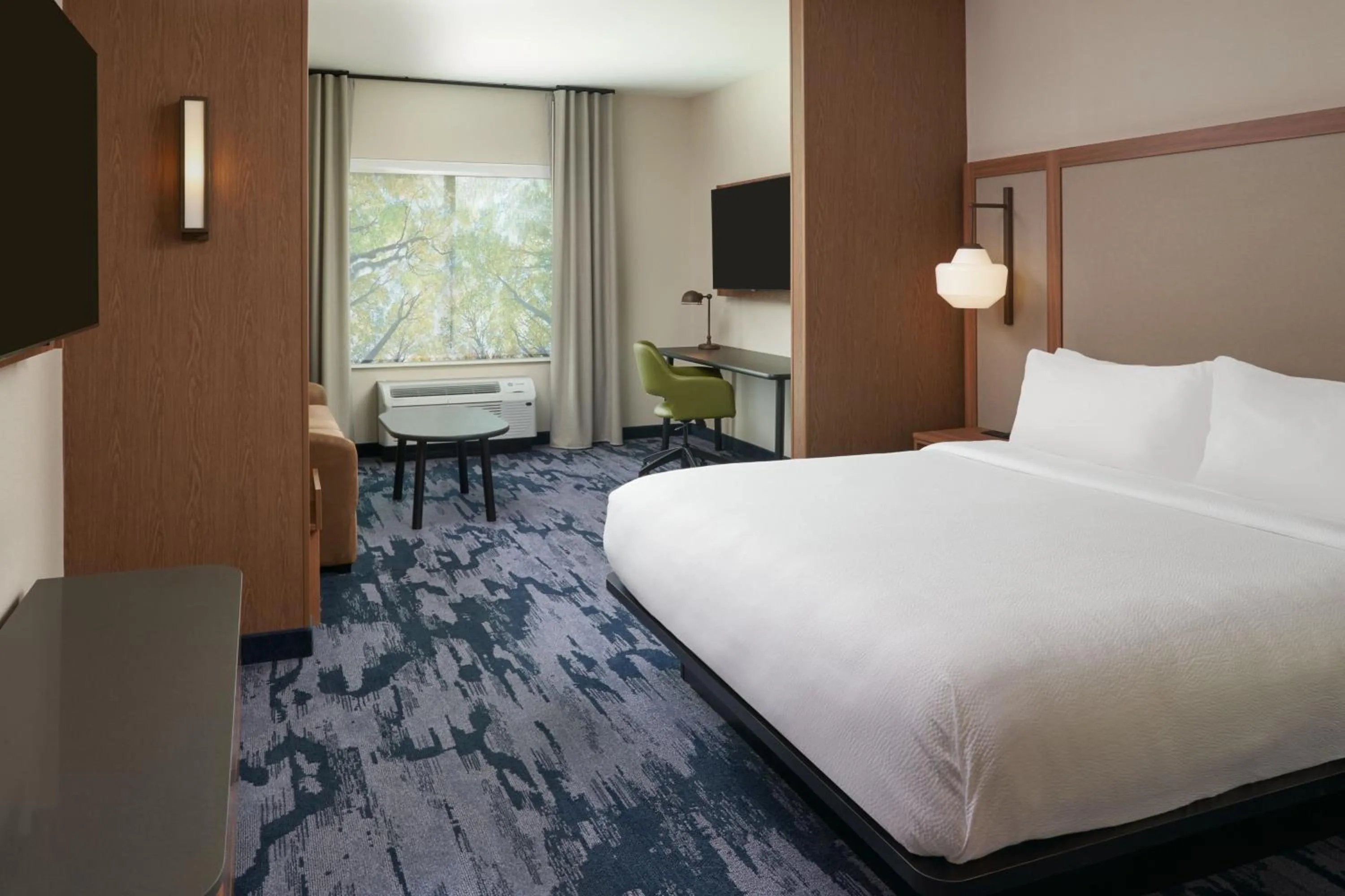 Photo of the whole room, Bed in Fairfield by Marriott Inn & Suites Hardeeville I-95 North