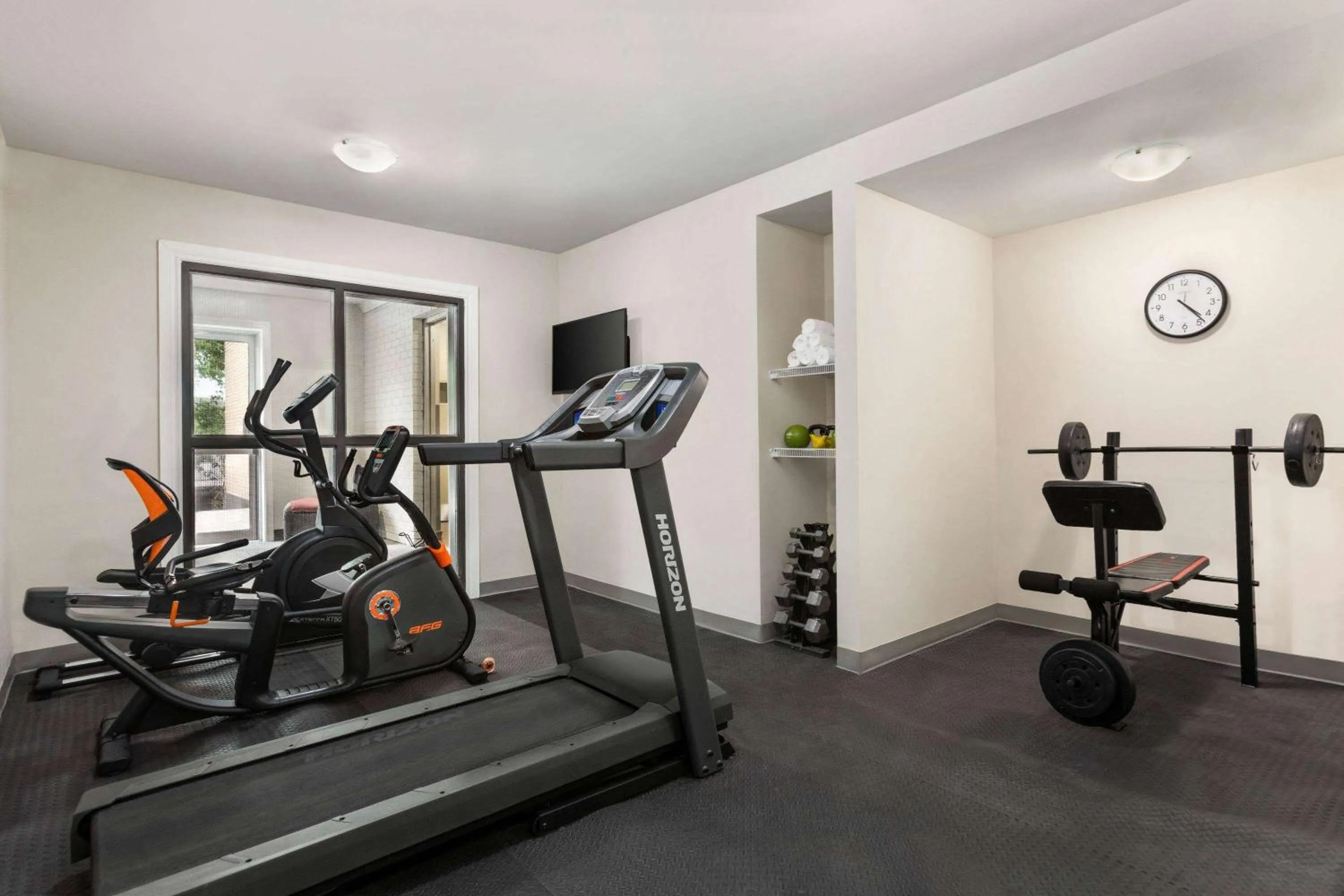 Fitness centre/facilities in Days Inn by Wyndham Montreal East