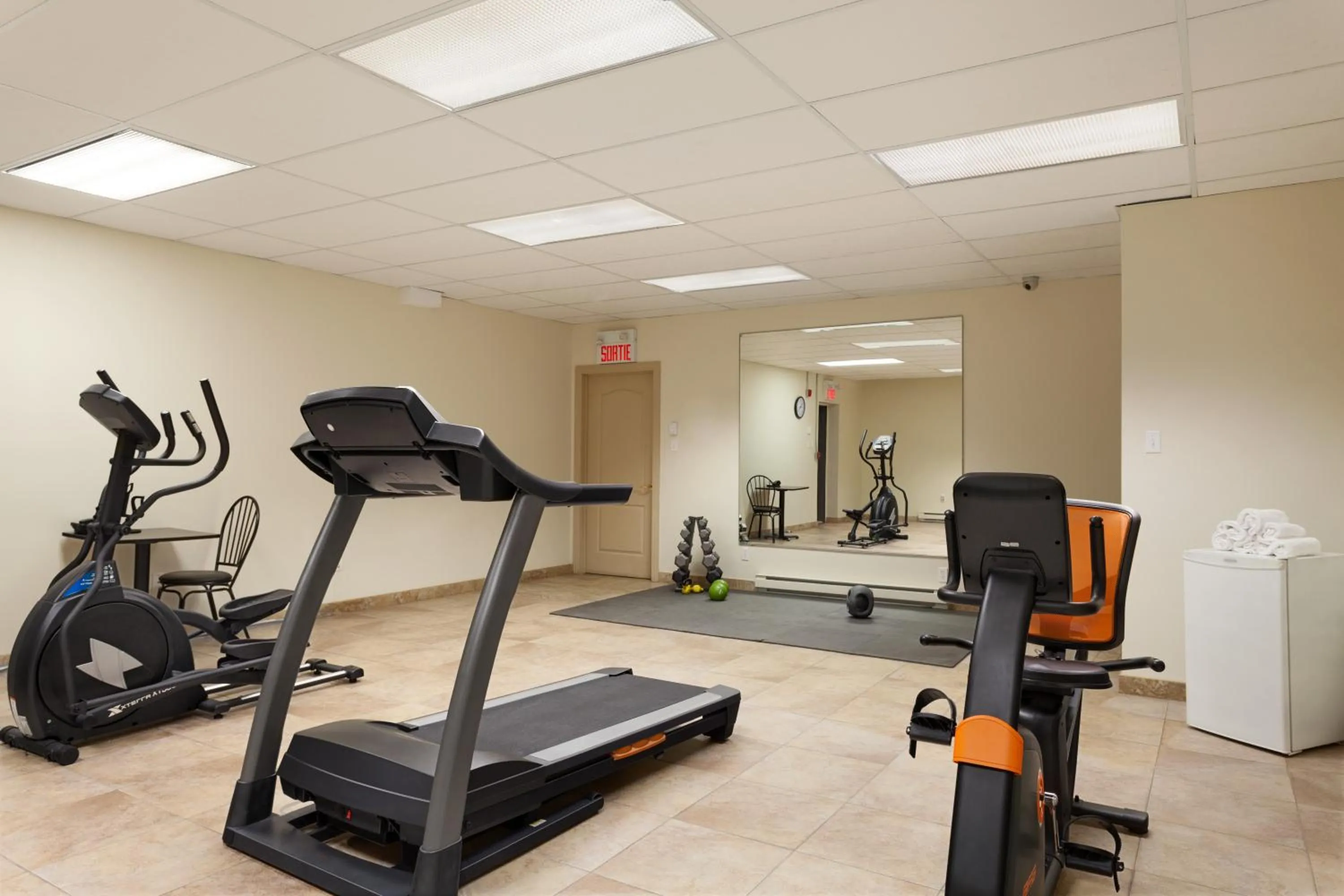 Fitness centre/facilities in Days Inn by Wyndham Montreal East