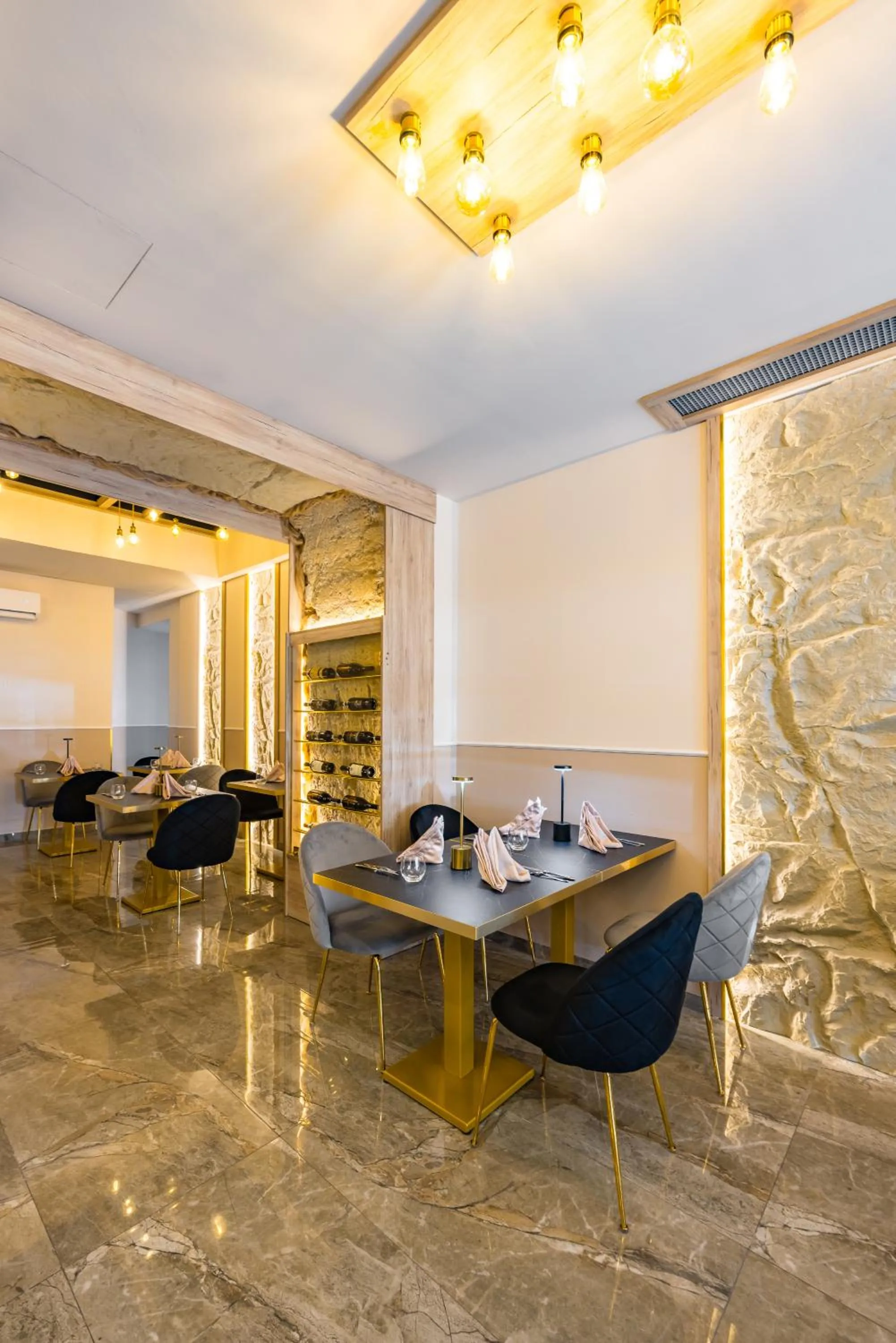 Restaurant/places to eat in Sant'Angelo Suites