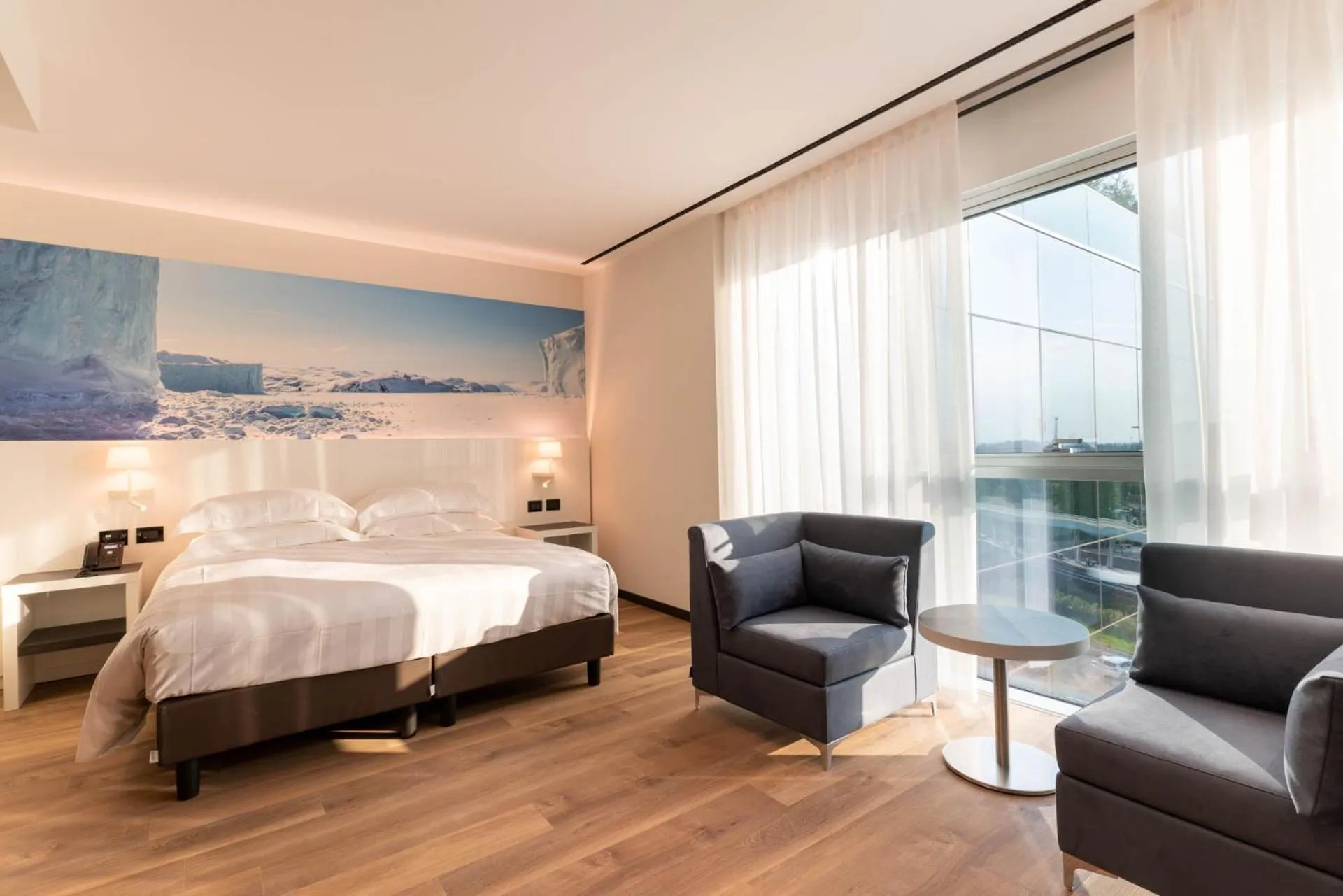 Photo of the whole room, Bed in Life Hotel