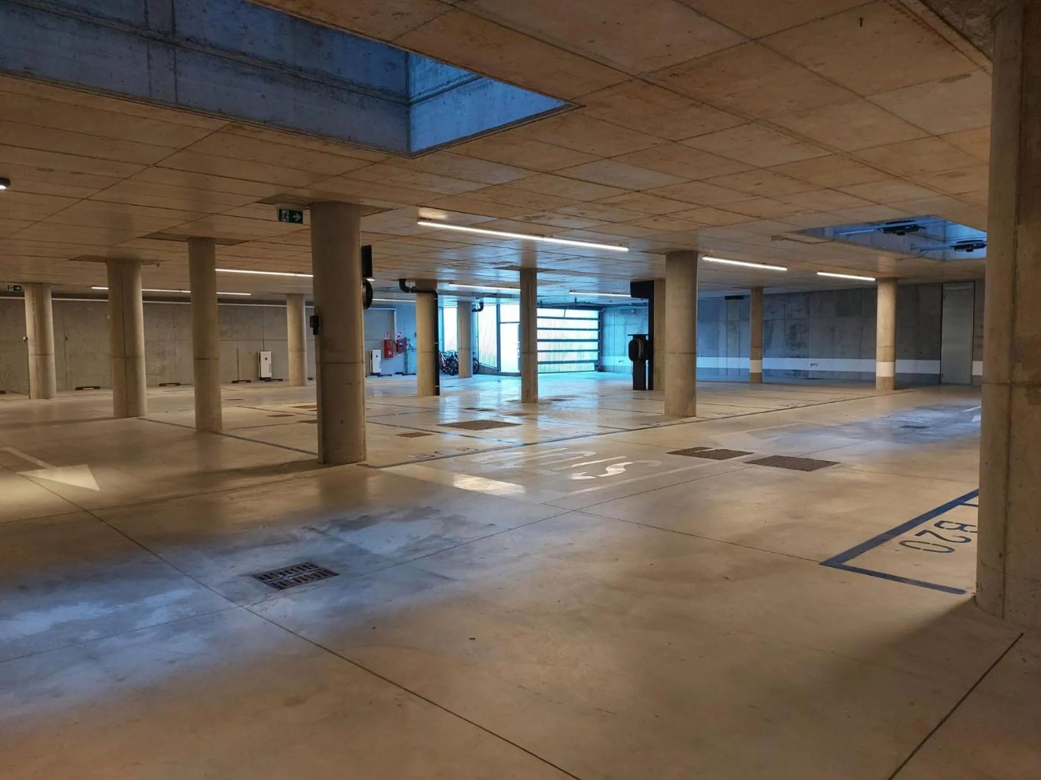 Parking in Life Hotel