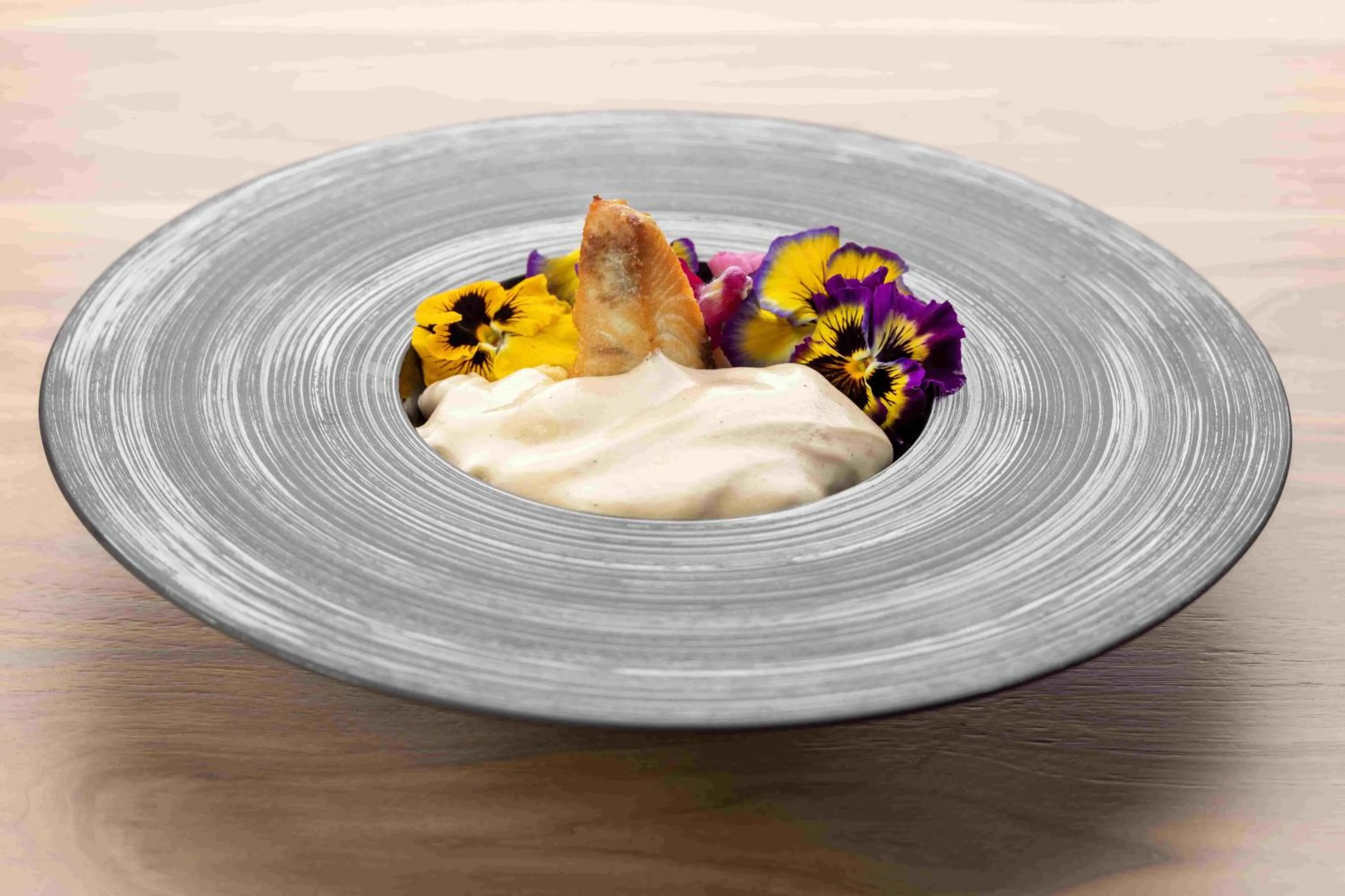 Restaurant/places to eat in Life Hotel