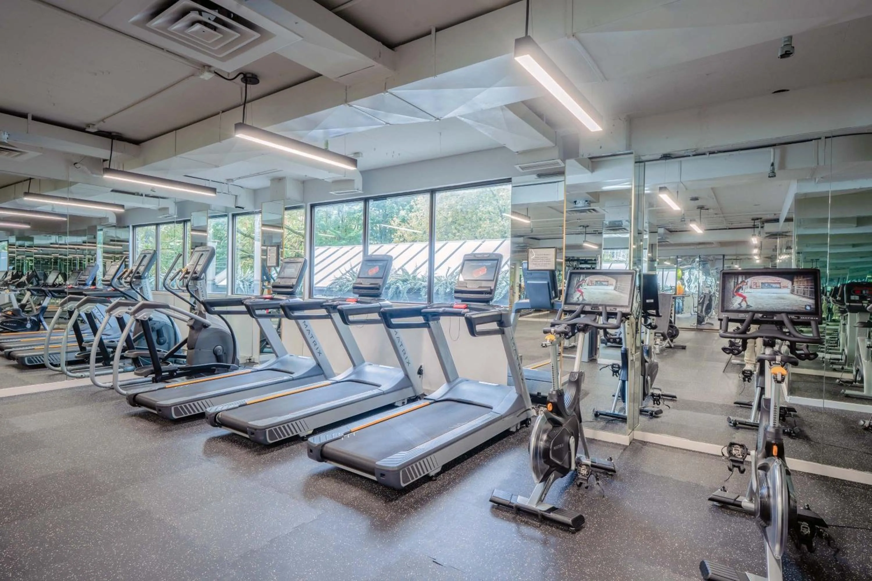 Fitness centre/facilities in The Sutton Place Hotel Vancouver