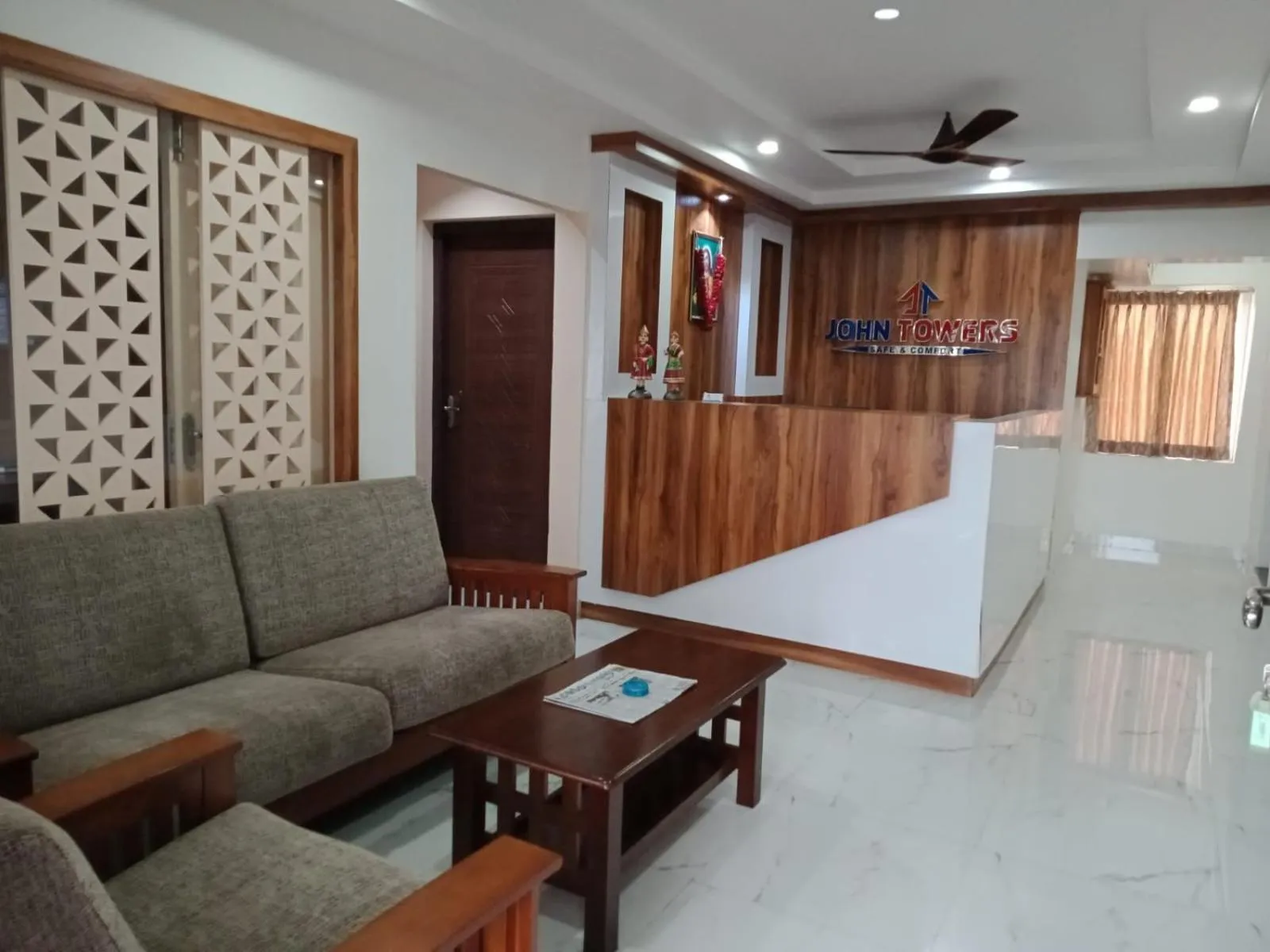 Lobby or reception in JOHN TOWERS