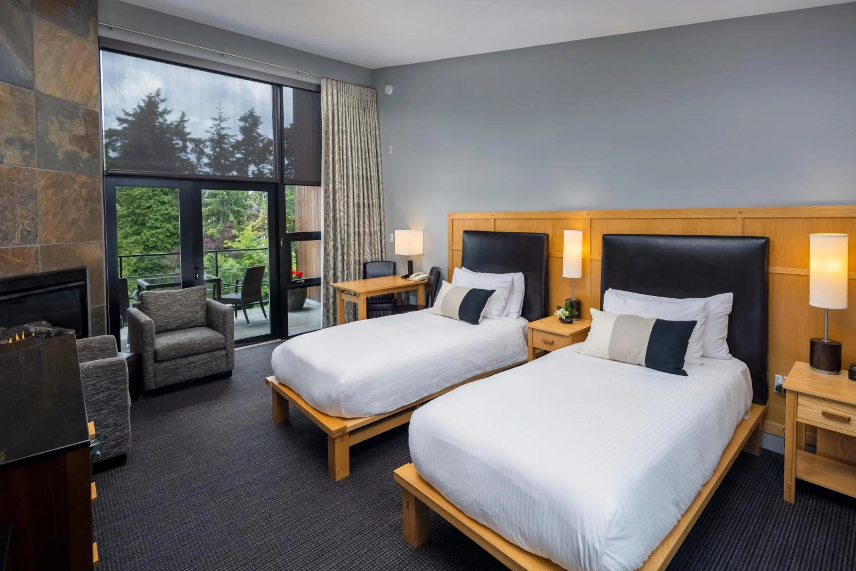 Photo of the whole room, Bed in Brentwood Bay Resort & Spa