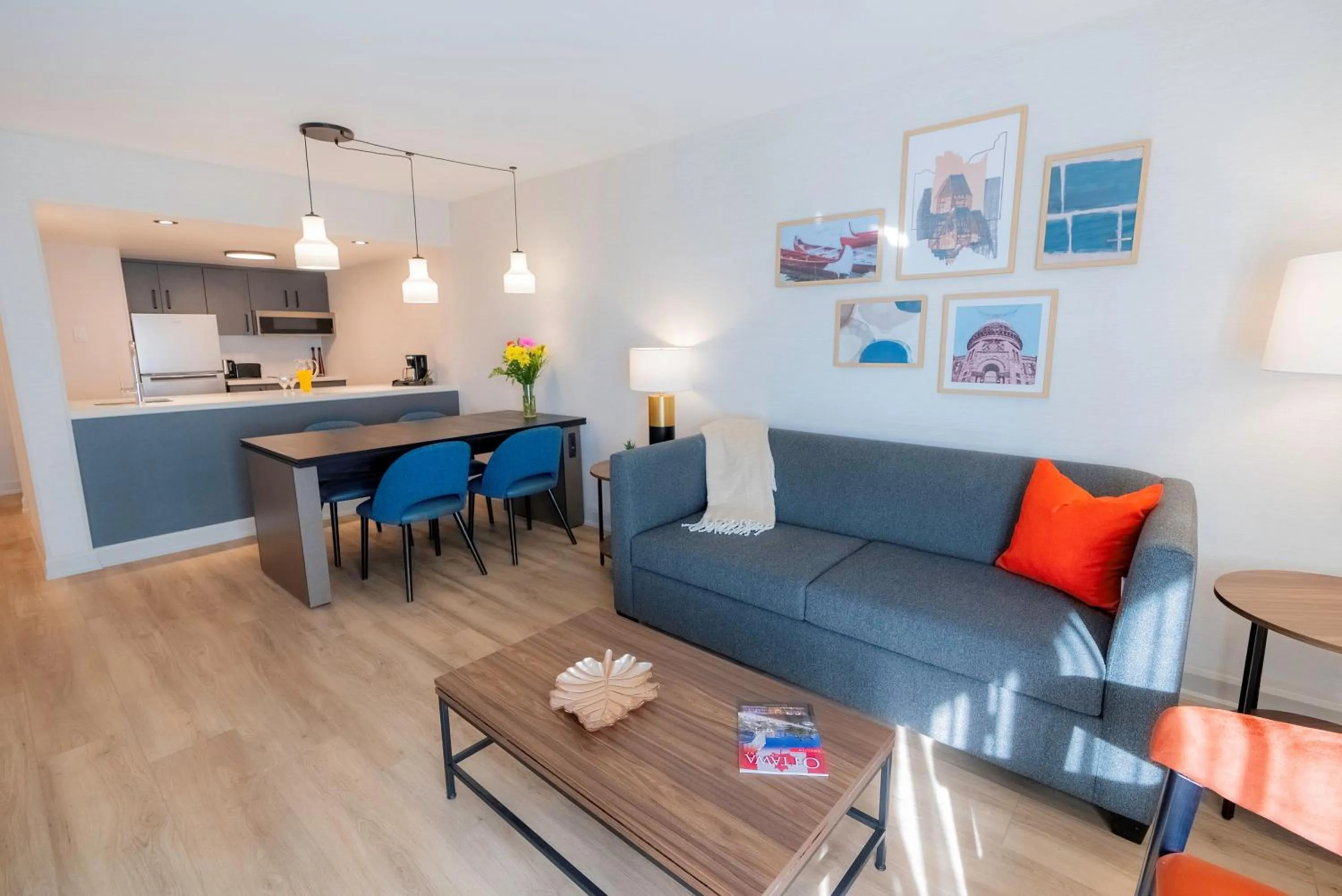 Living room in Les Suites Hotel Ottawa