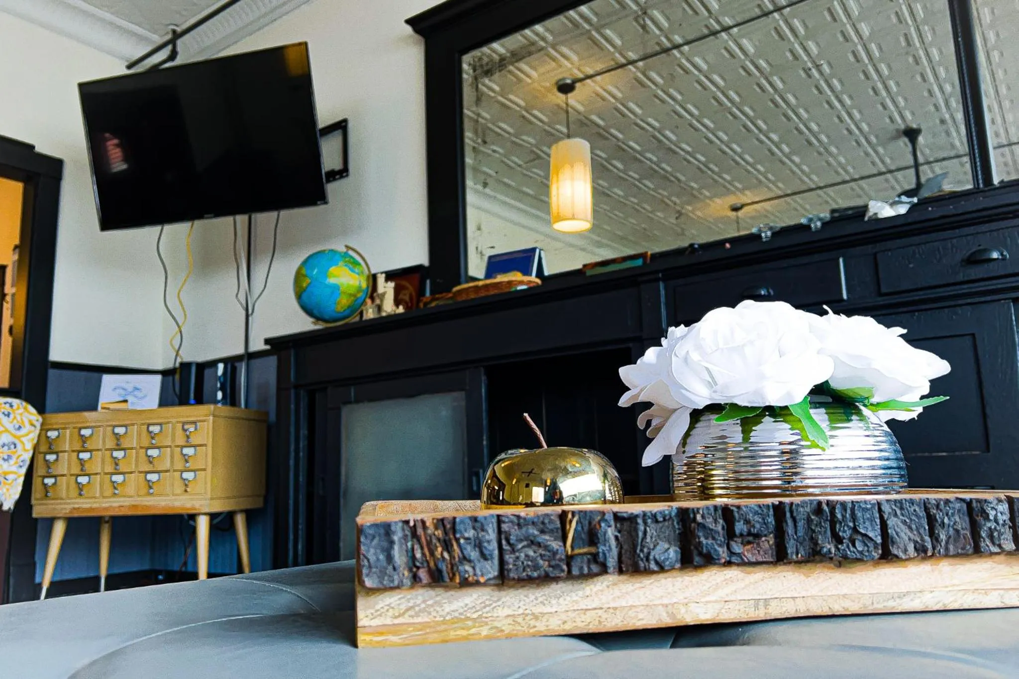 The Pub- 8BR Free Parking, Minutes From Falls & Casino