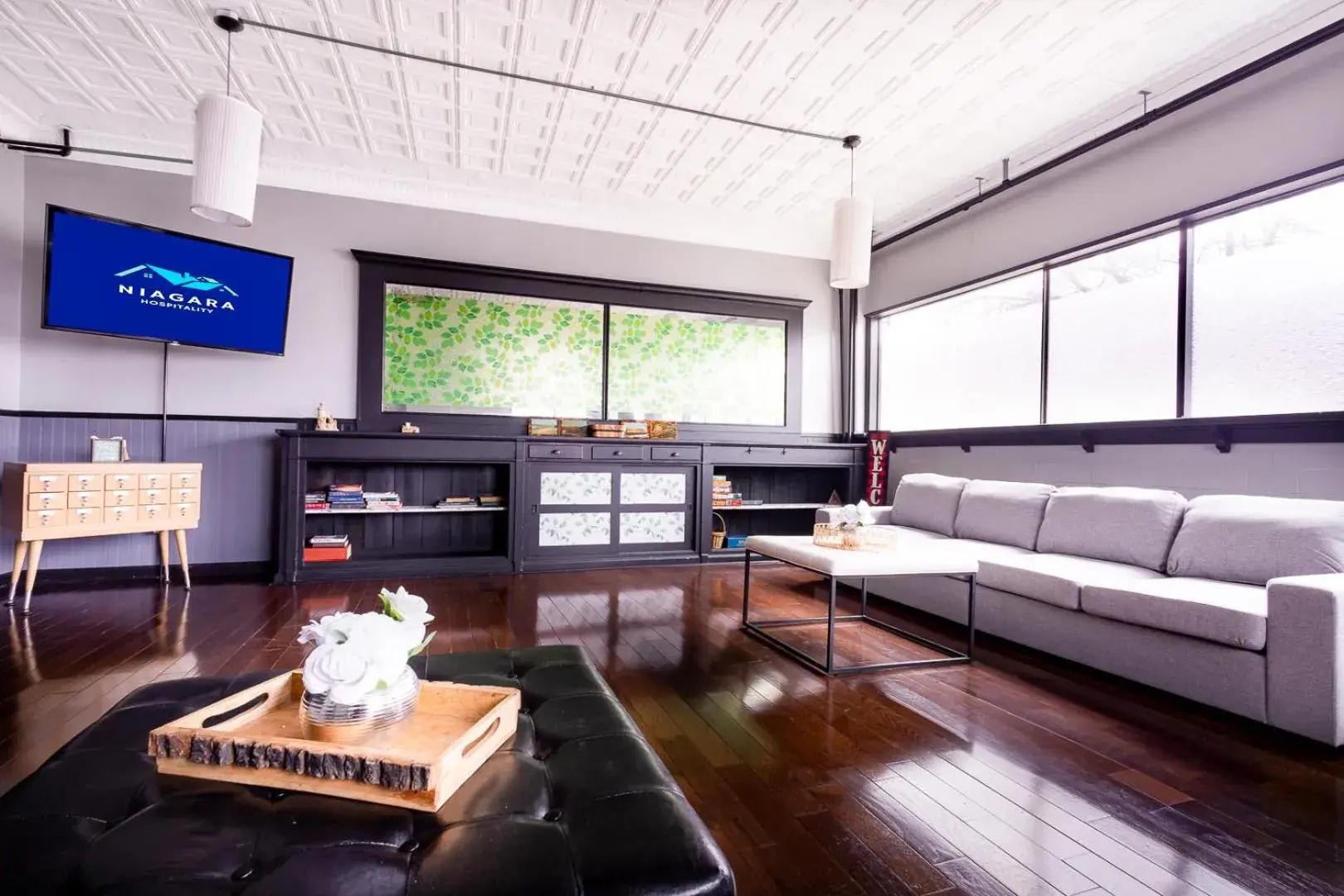 The Pub- 8BR Free Parking, Minutes From Falls & Casino The Pub- 8BR Free Parking, Minutes From Falls & Casino