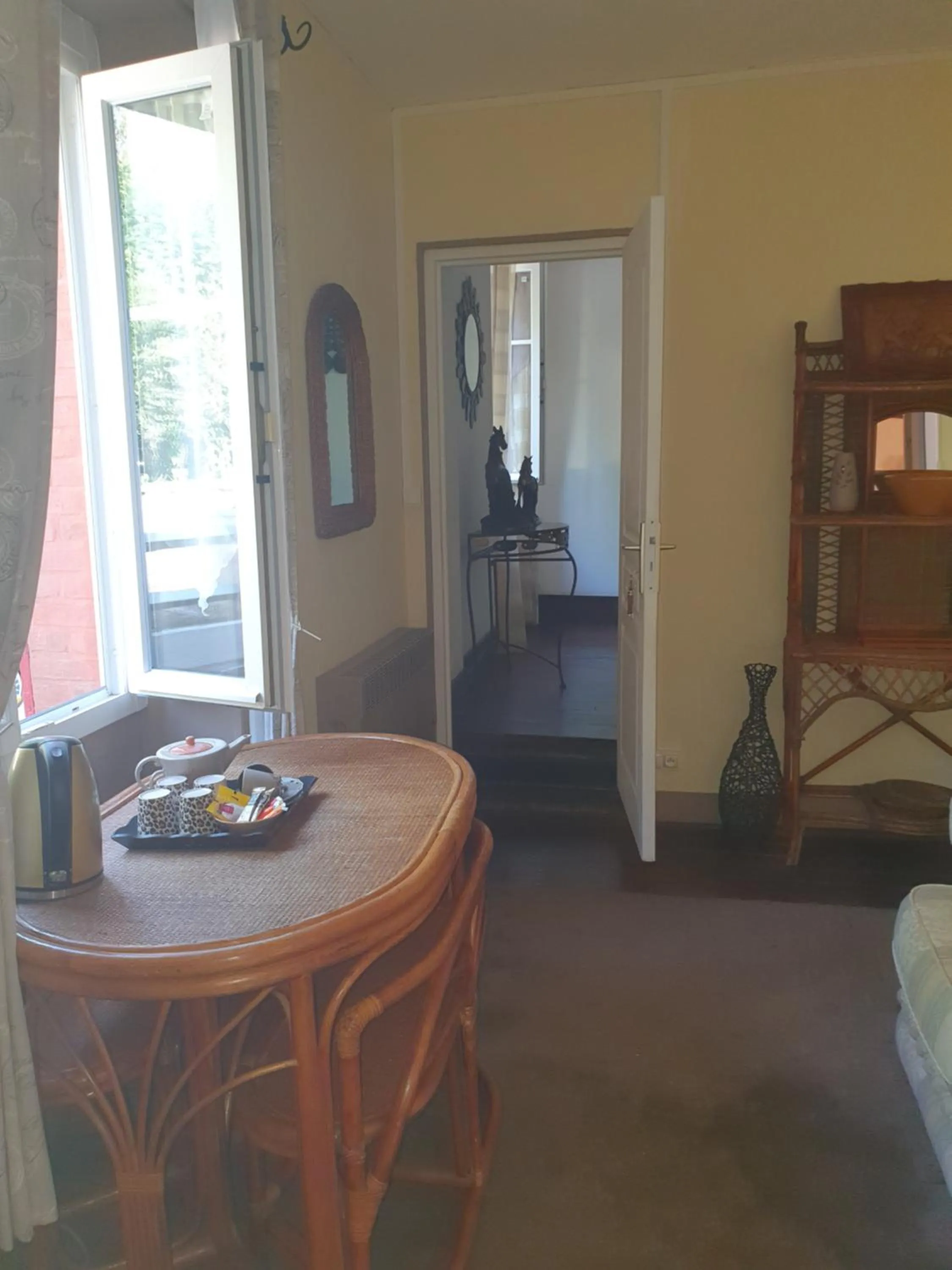 Bed in Sunset House Chambres de Hotes