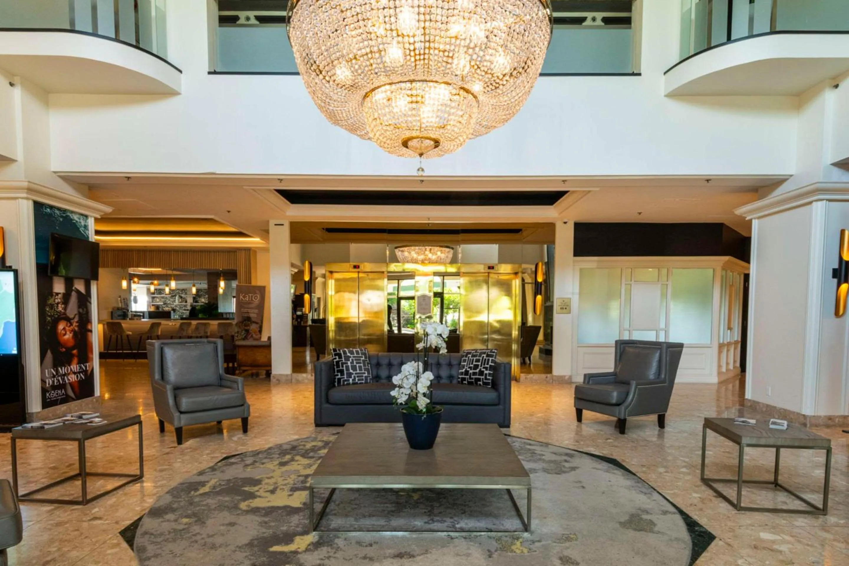 Lobby or reception in Chateau Cartier Hotel & Resort, an Ascend Collection Resort