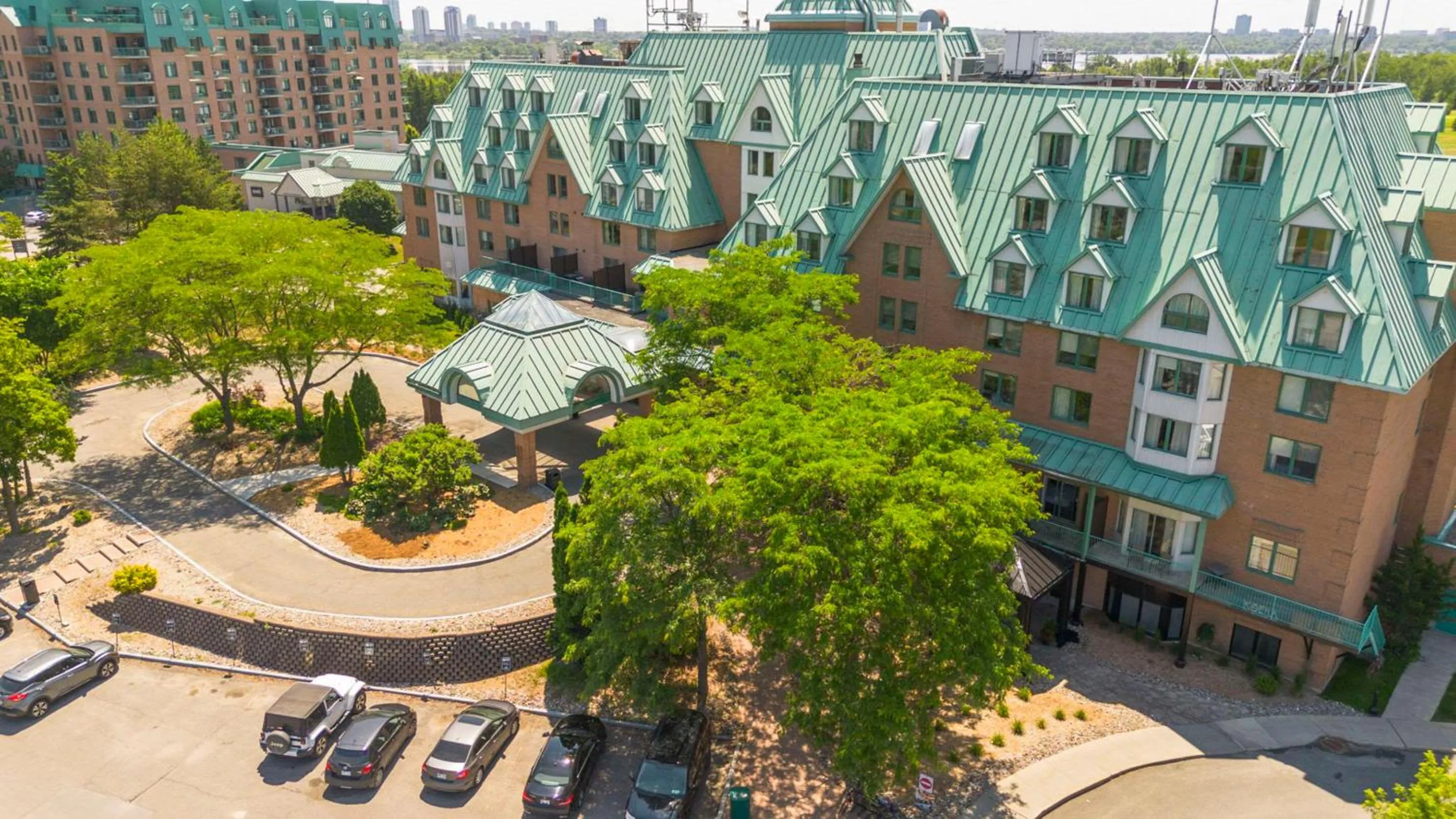 Property building in Chateau Cartier Hotel & Resort, an Ascend Collection Resort